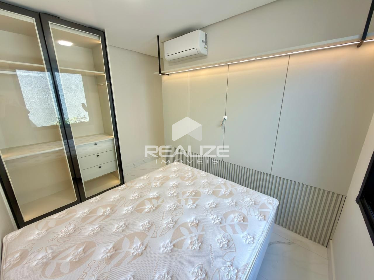 Casa venda em Condomnio Residencial Fechado com 3 Quartos.