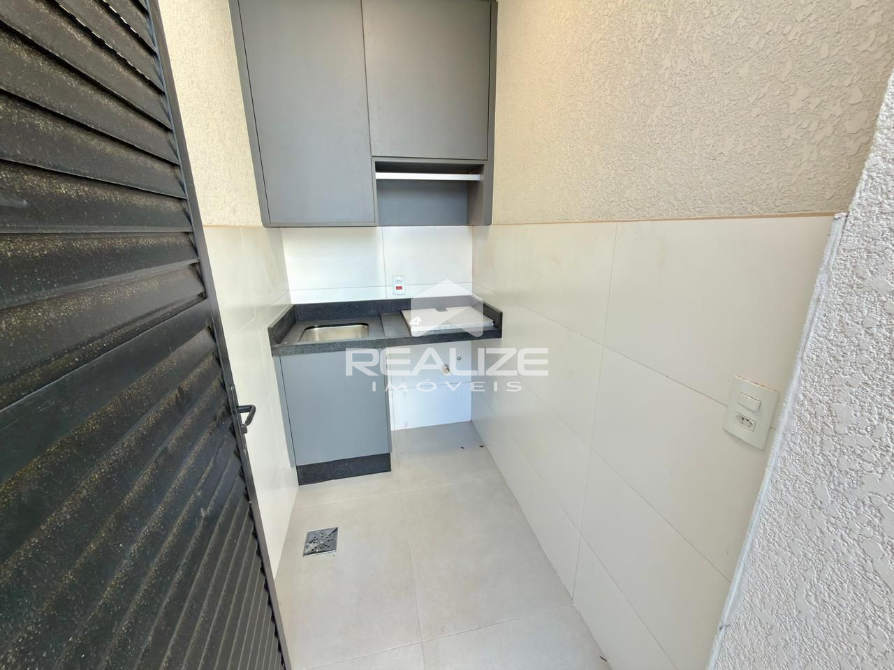 Casa venda em Condomnio Residencial Fechado com 3 Quartos.