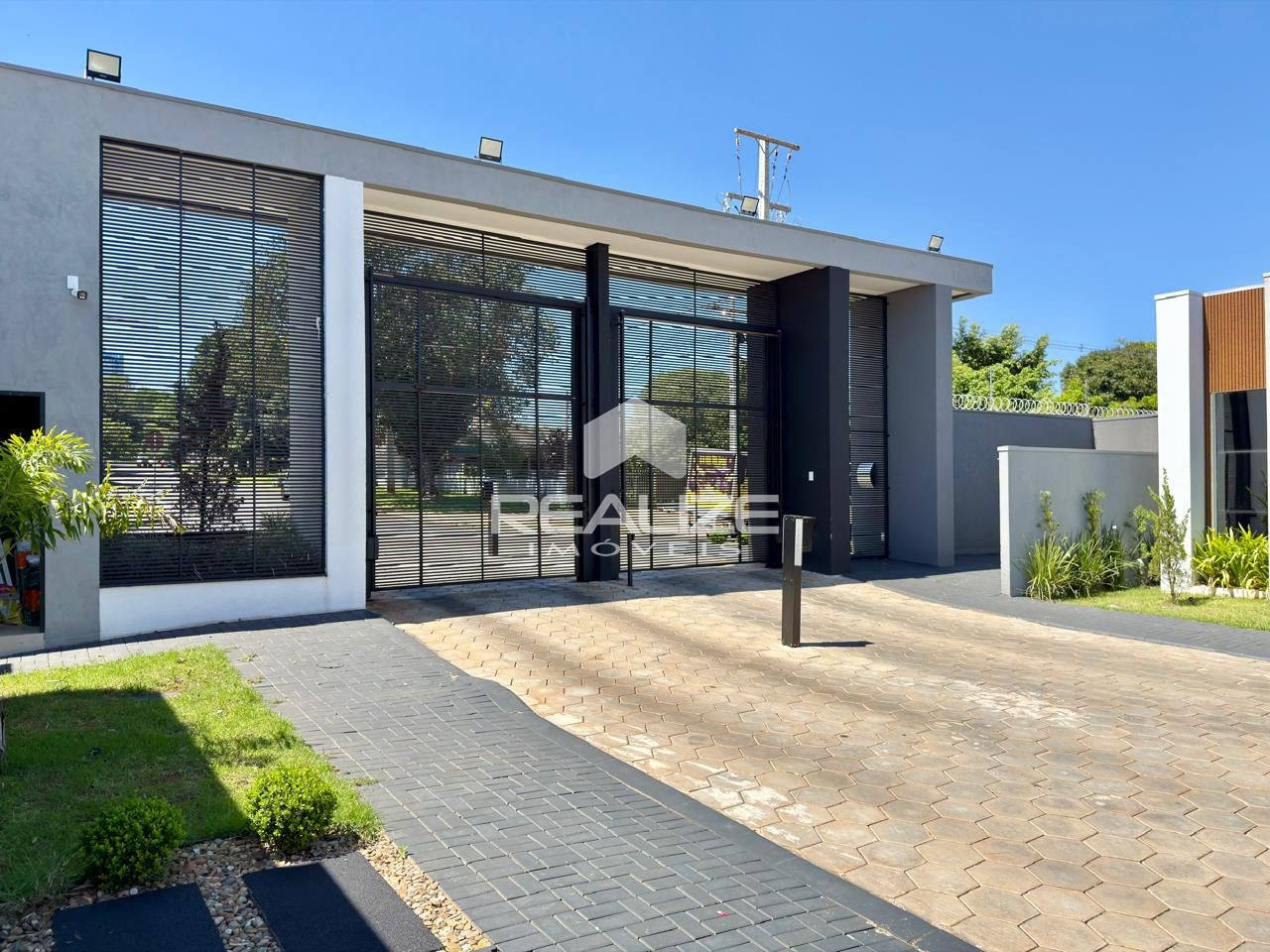 Casa venda em Condomnio Residencial Fechado com 3 Quartos.