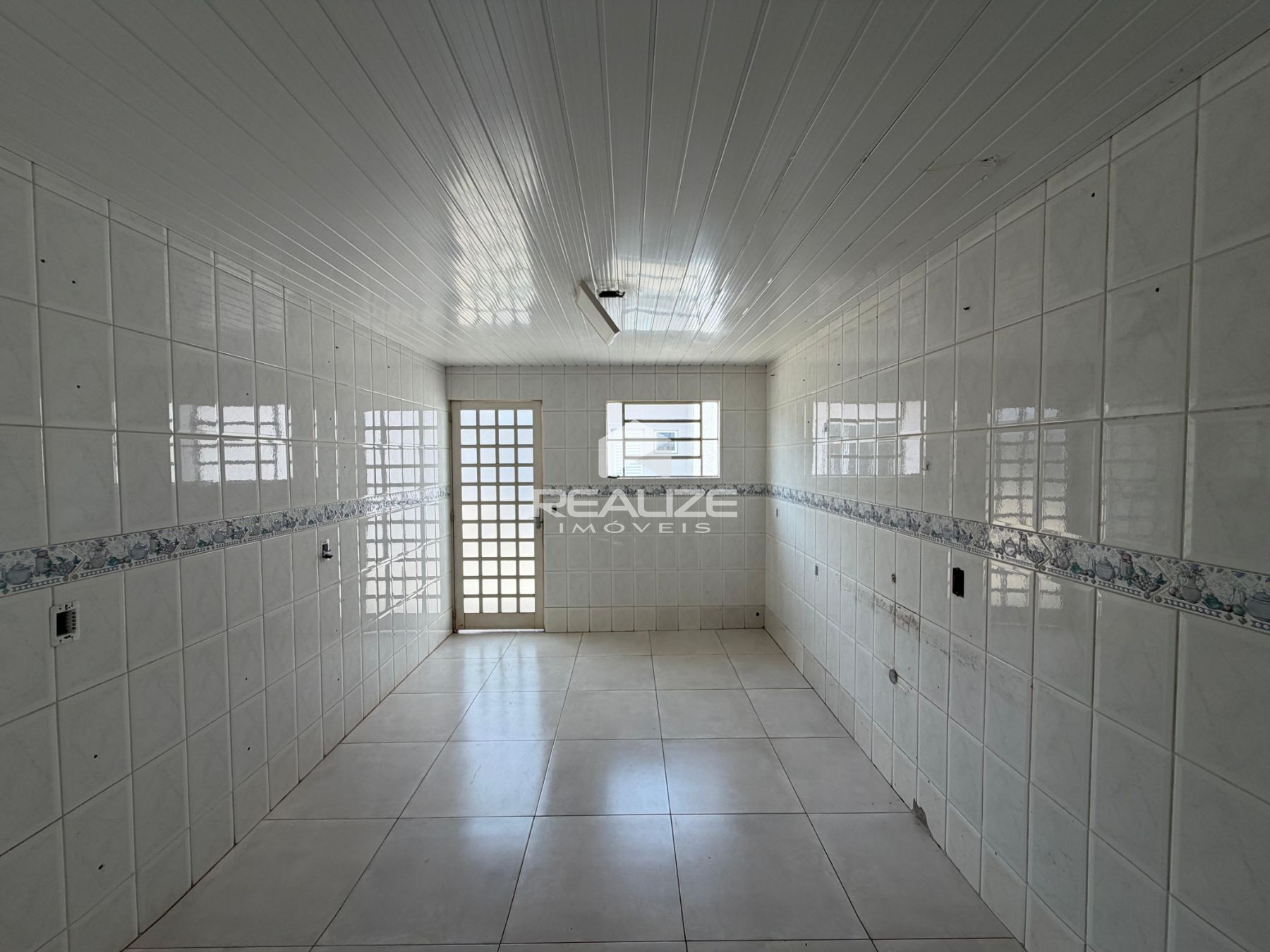 Casa venda no Conjunto Libra com 2 quartos, piscina e rea gourmet.