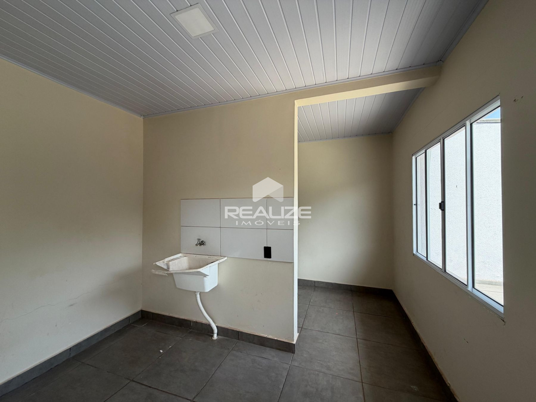 Casa venda no Conjunto Libra com 2 quartos, piscina e rea gourmet.