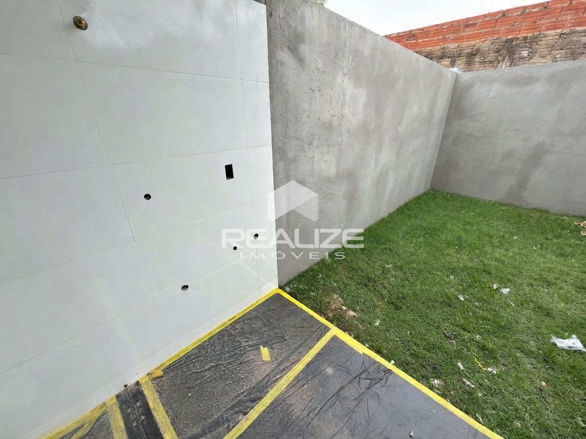 Casa à venda no Condomínio Recanto do Iguaçu com 2 quartos