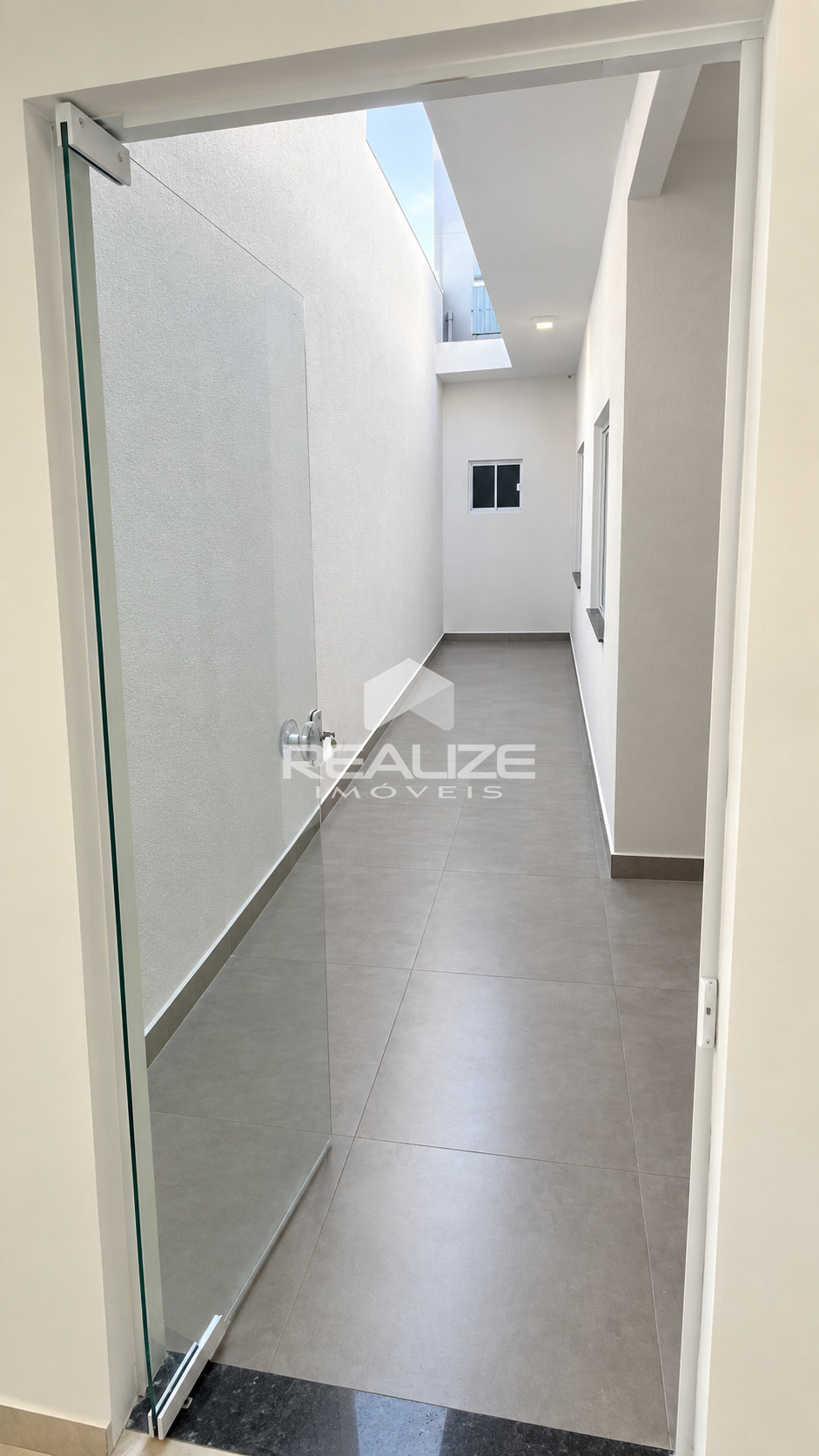 Casa à venda no Jardim Dona Brida com 2 quartos.