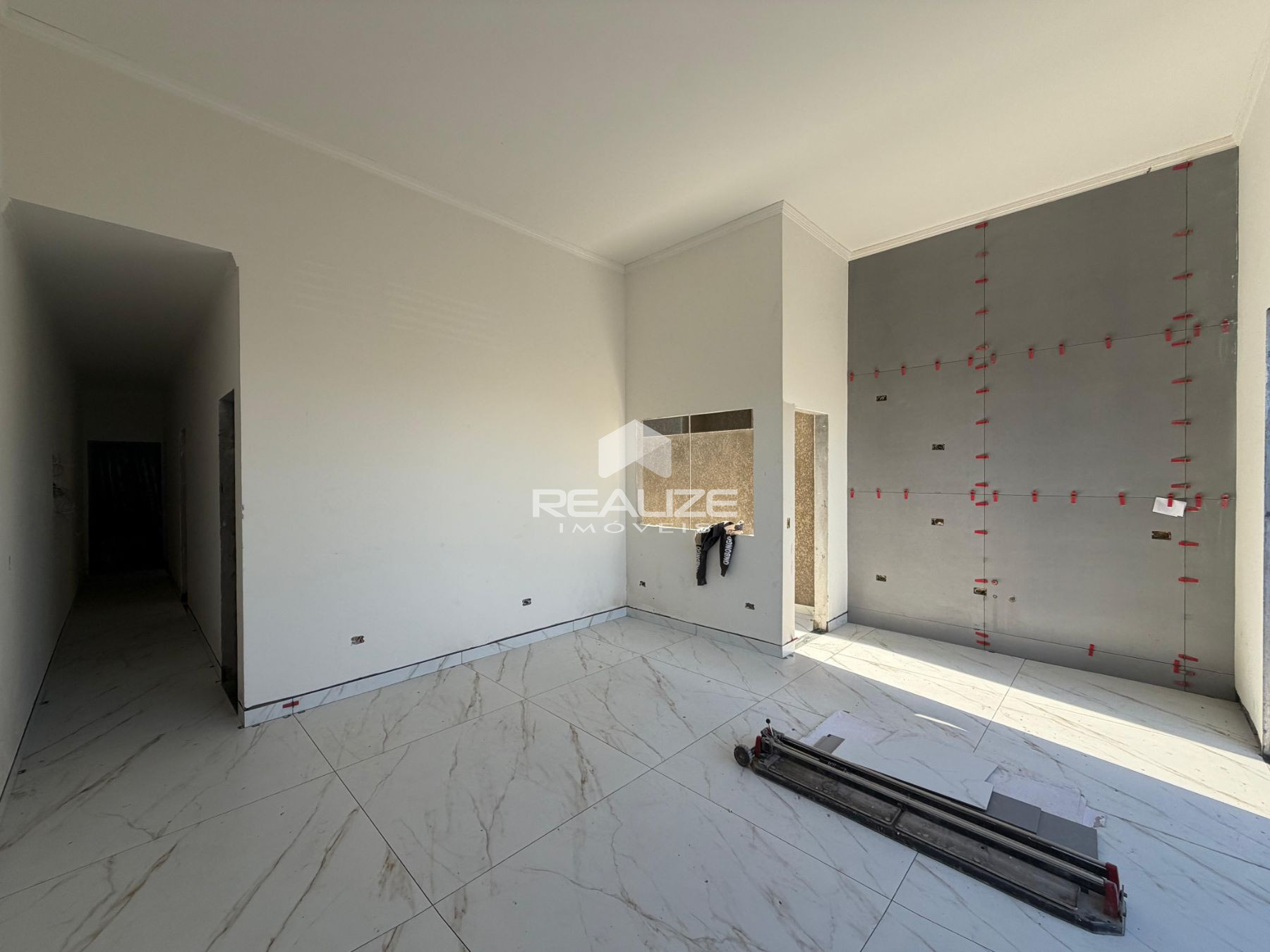  Casa à venda no Jardim Ipê 4 com 3 quartos (1 suíte).