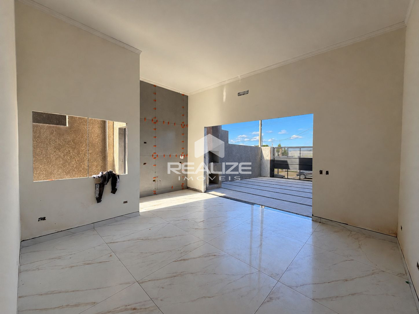  Casa à venda no Jardim Ipê 4 com 3 quartos (1 suíte).