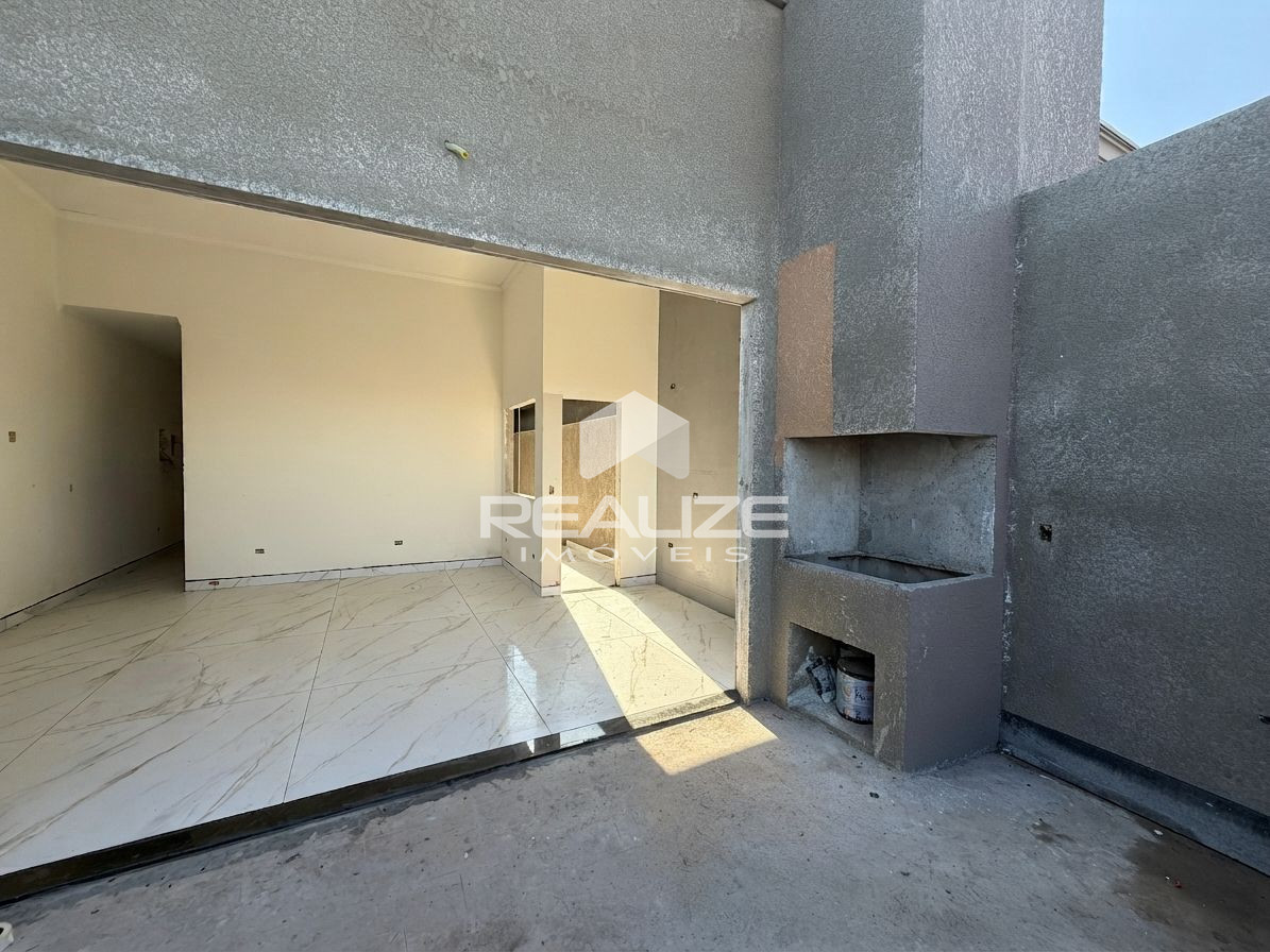  Casa à venda no Jardim Ipê 4 com 3 quartos (1 suíte).
