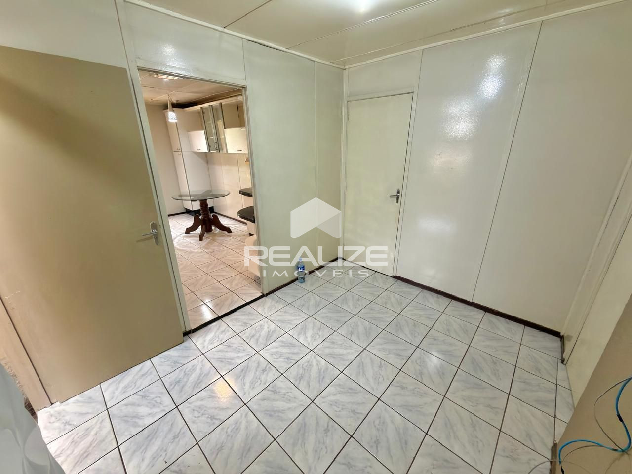 Casa à venda na Vila A com 4 quartos (2 suítes), piscina e amplo terreno