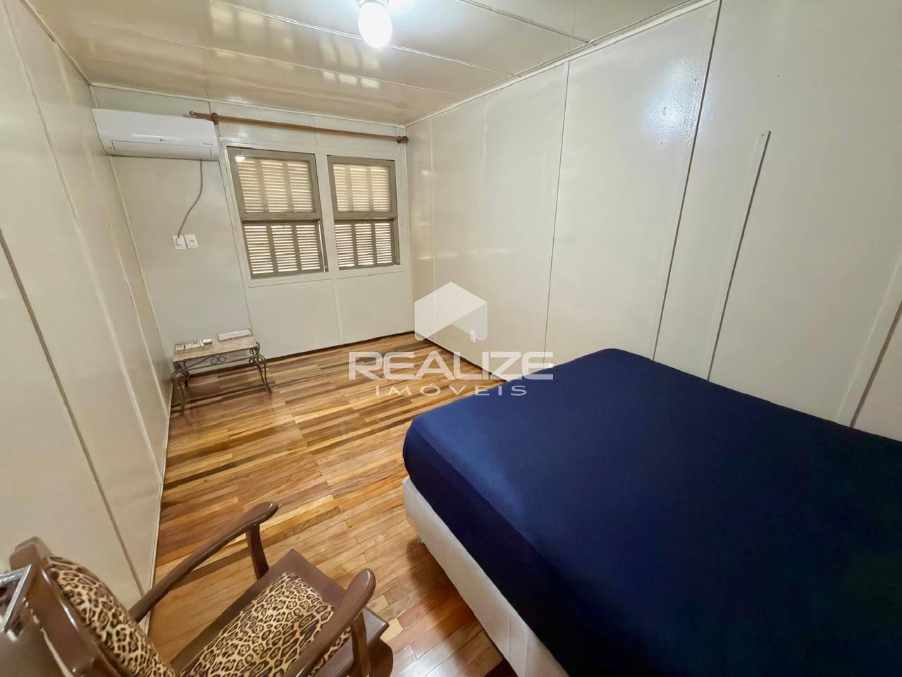 Casa à venda na Vila A com 4 quartos (2 suítes), piscina e amplo terreno