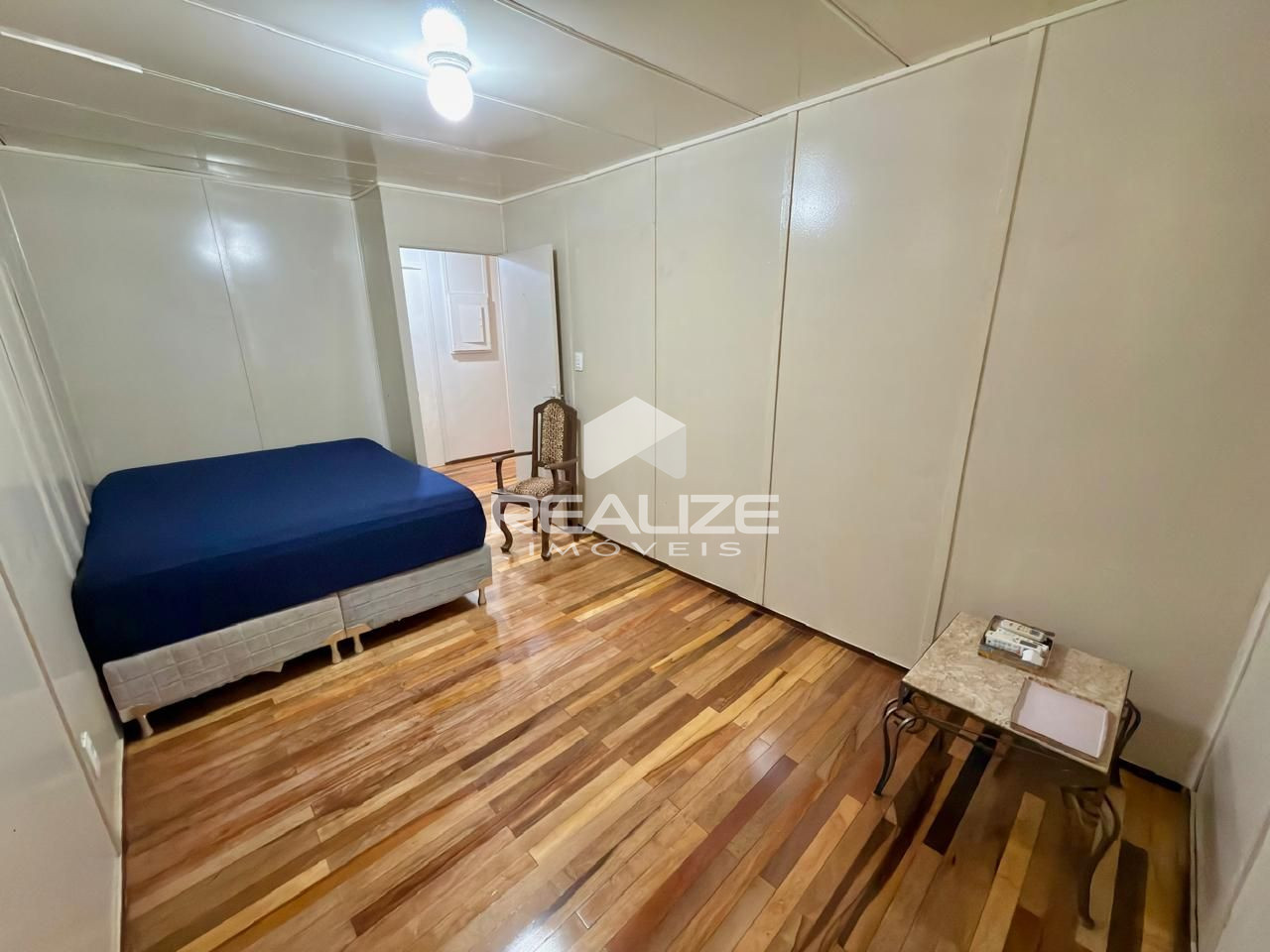 Casa à venda na Vila A com 4 quartos (2 suítes), piscina e amplo terreno
