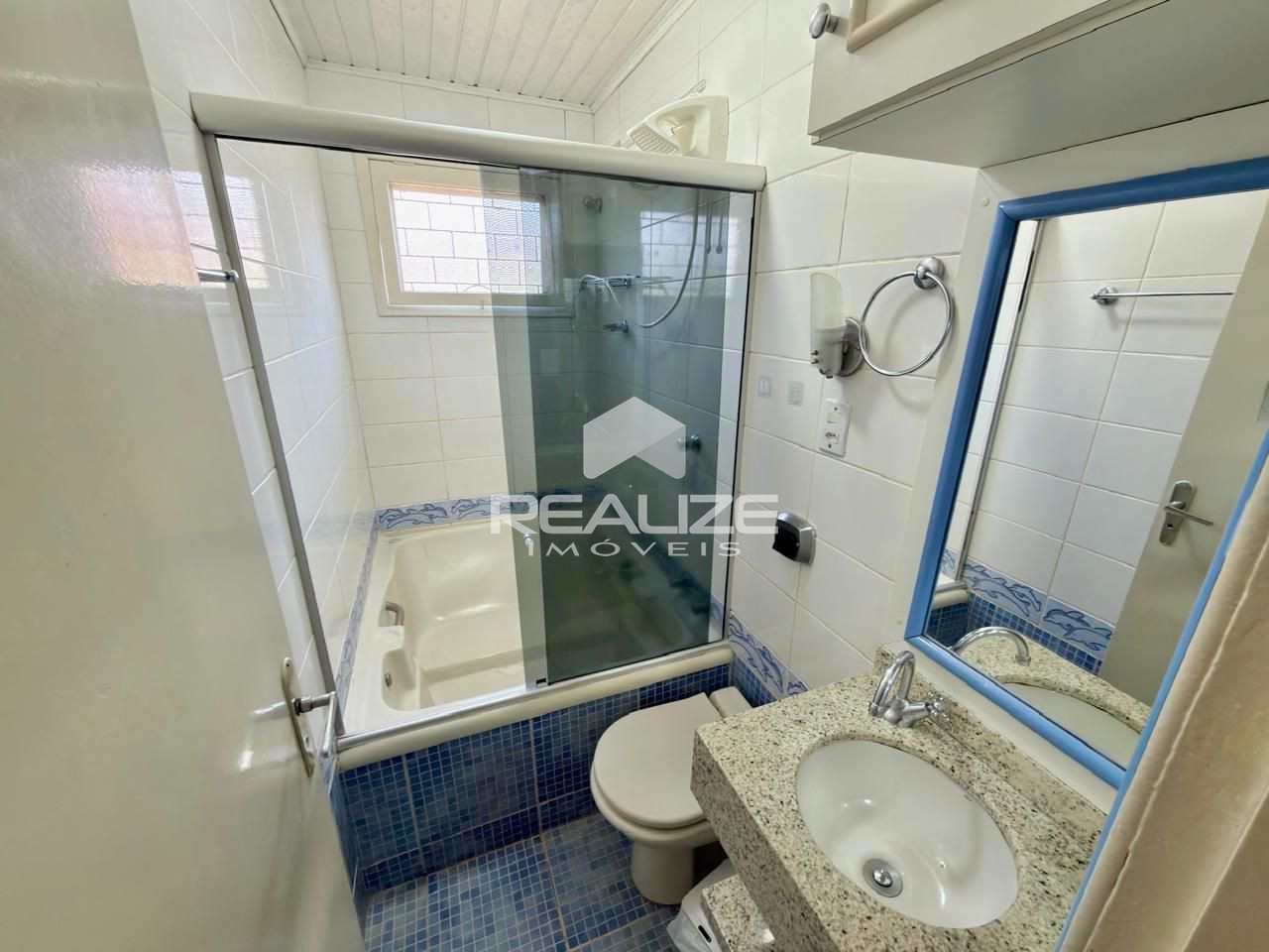 Casa à venda na Vila A com 4 quartos (2 suítes), piscina e amplo terreno