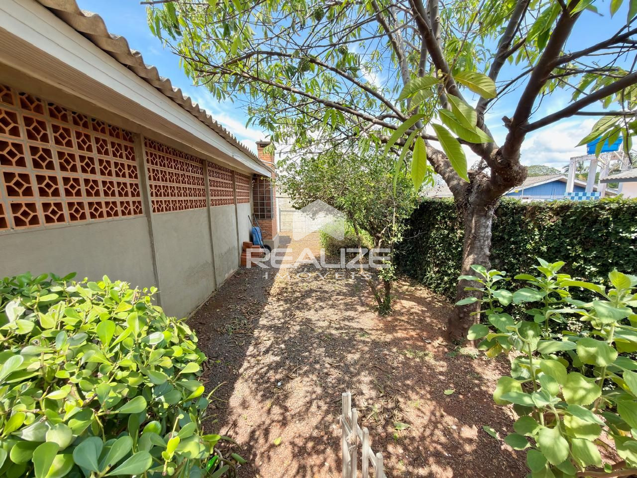 Casa à venda na Vila A com 4 quartos (2 suítes), piscina e amplo terreno