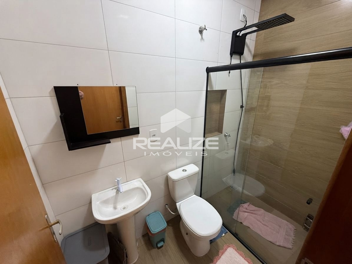 Casa à venda no Jardim Alvorada com 2 quartos.
