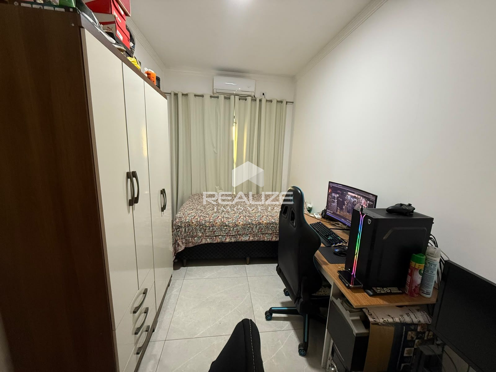 Casa à venda no Jardim Alvorada com 2 quartos.