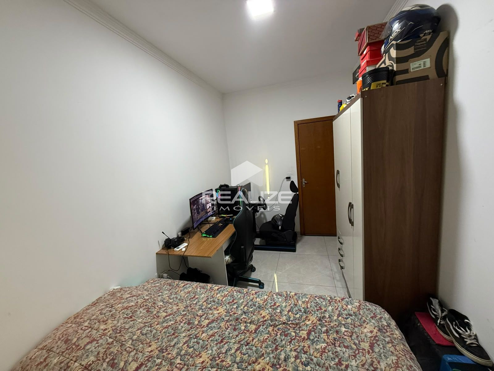 Casa à venda no Jardim Alvorada com 2 quartos.