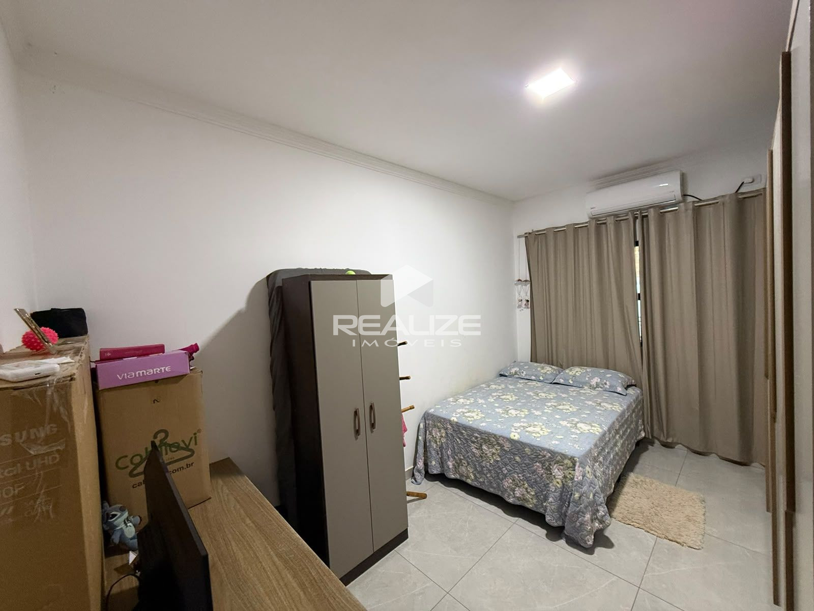 Casa à venda no Jardim Alvorada com 2 quartos.