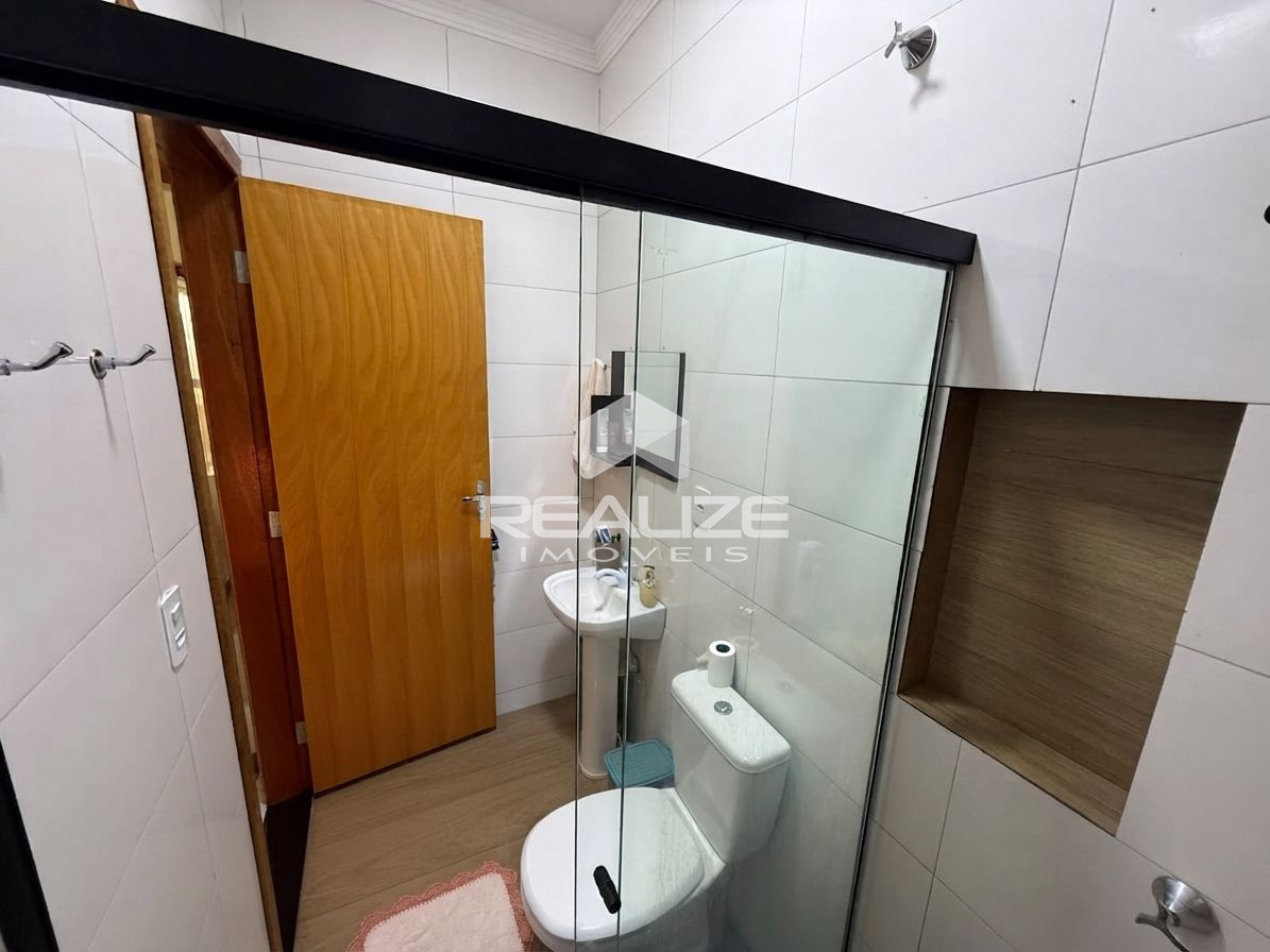 Casa à venda no Jardim Alvorada com 2 quartos.