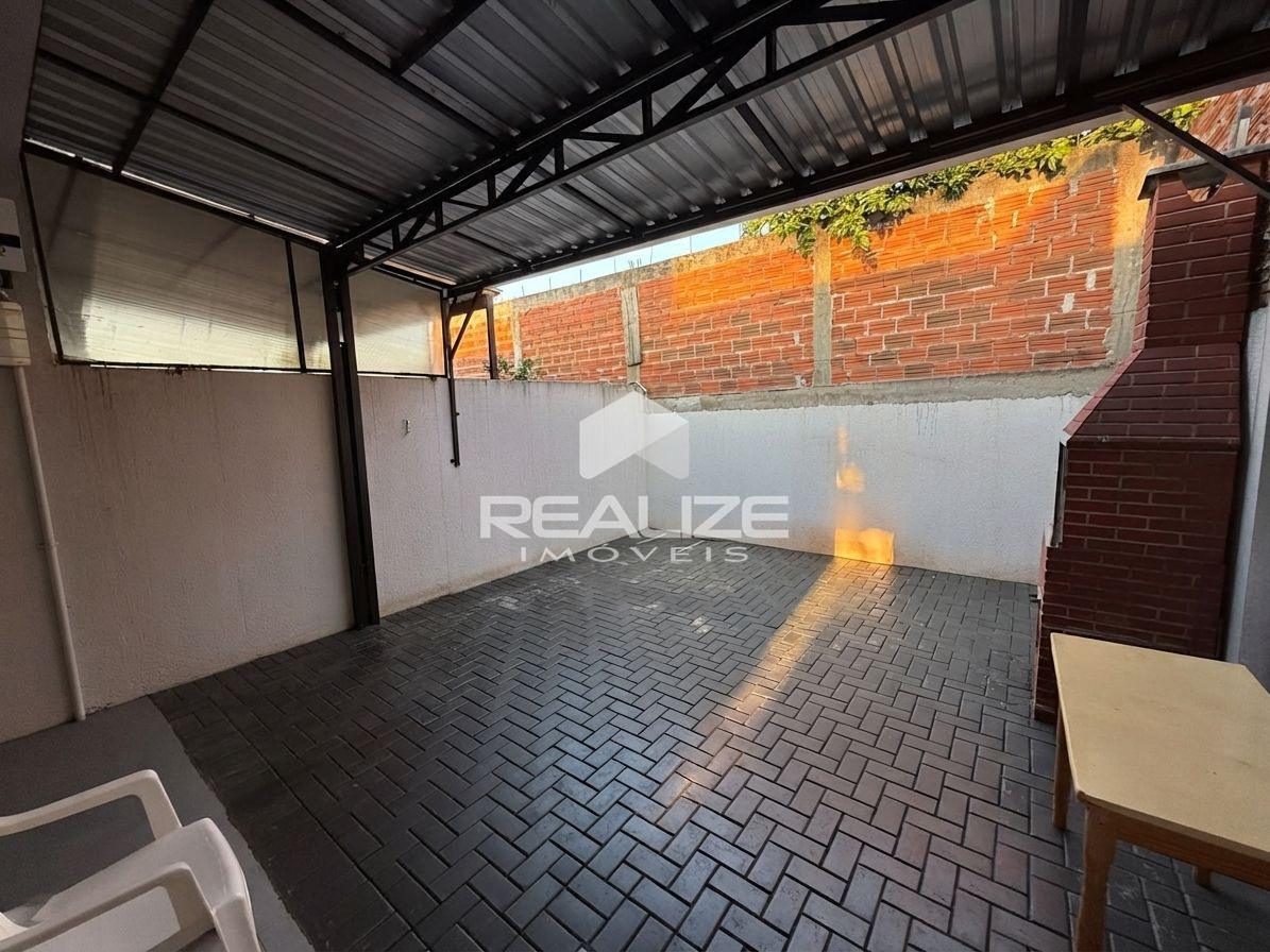 Casa à venda no Jardim Alvorada com 2 quartos.
