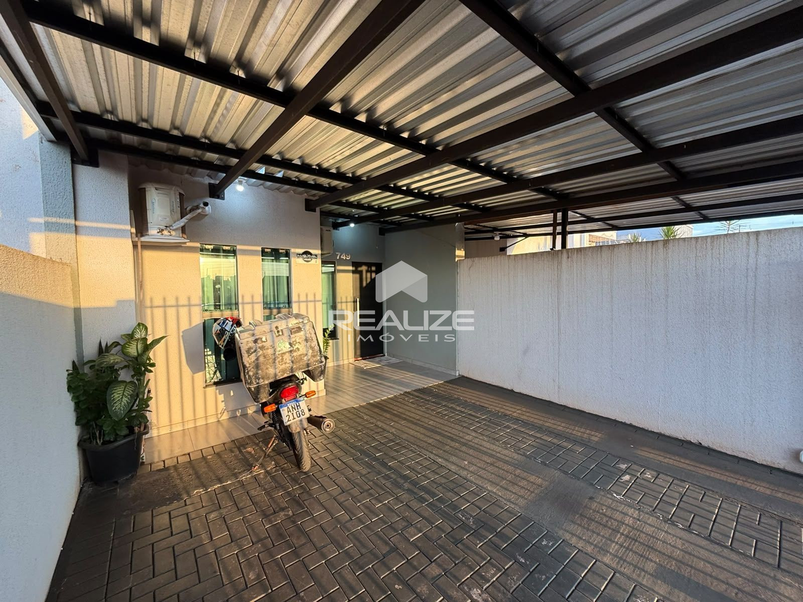 Casa à venda no Jardim Alvorada com 2 quartos.