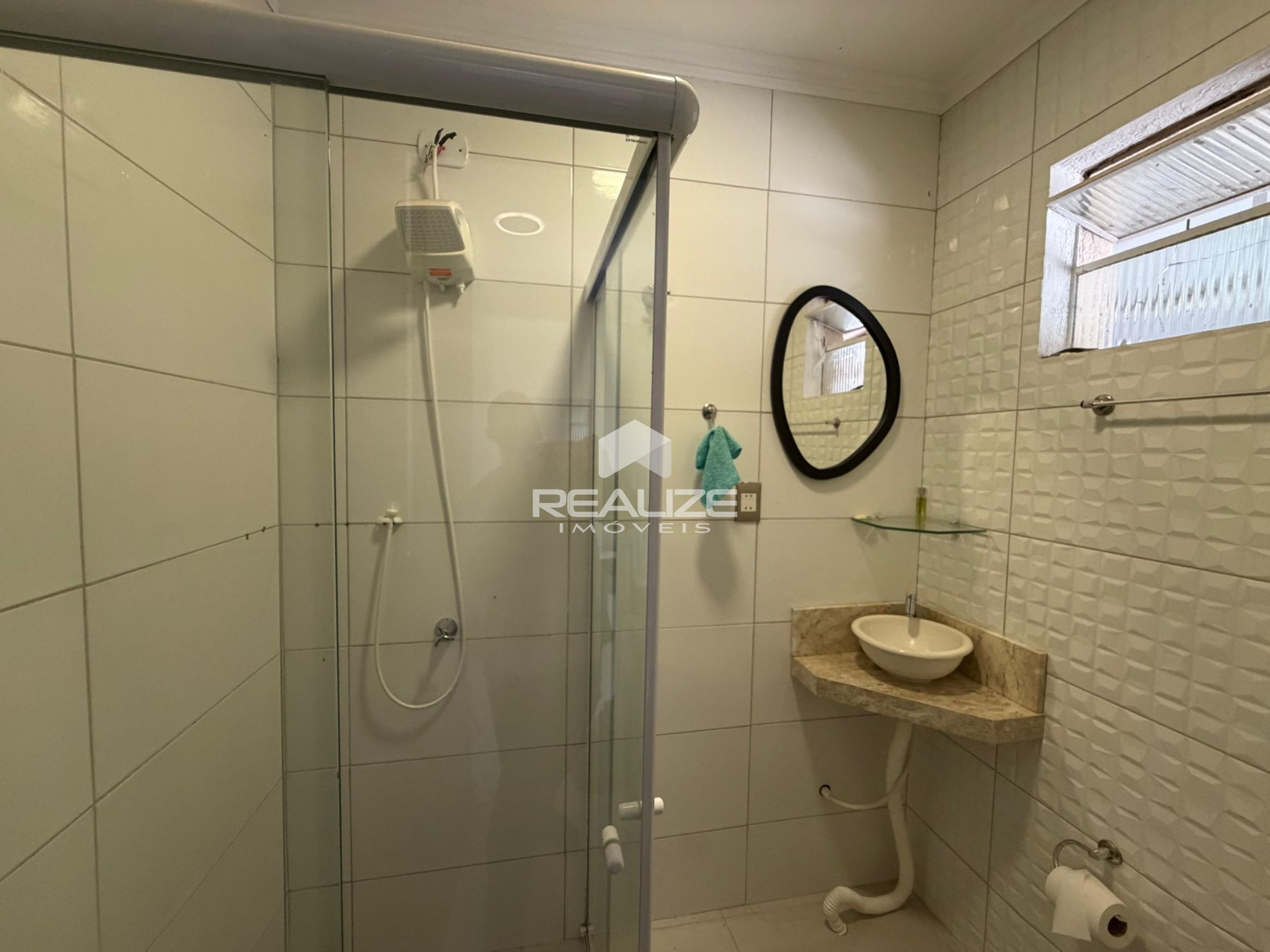 Sobrado à venda na Vila A com 6 quartos (4 suítes).