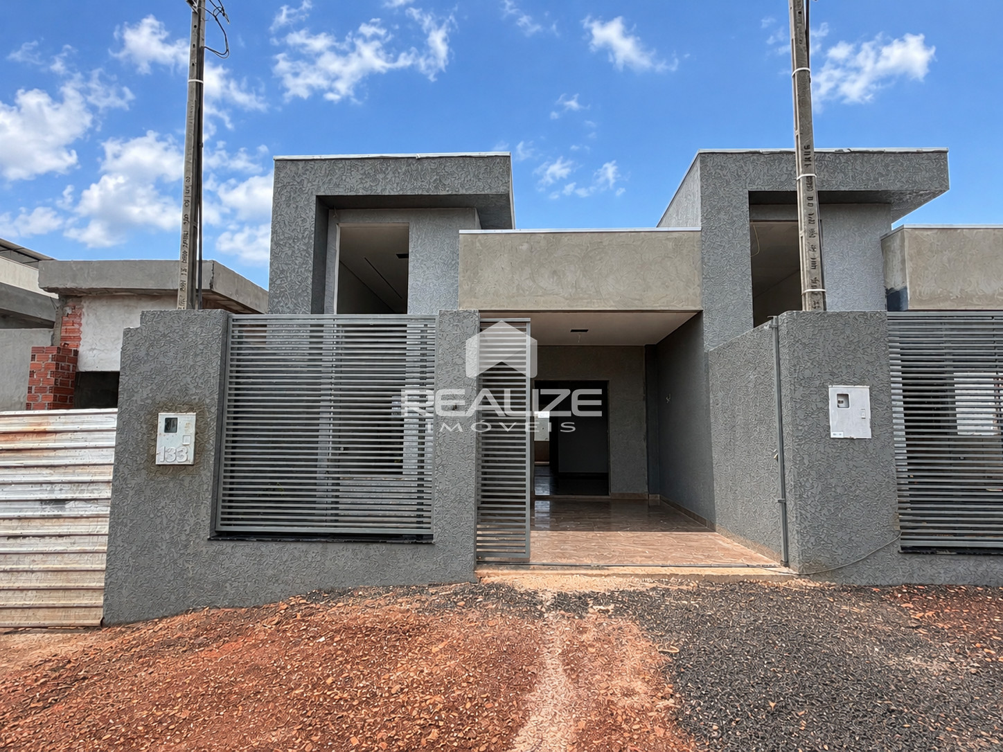 Casa à venda no Jardim Ipê IV com 2 quartos (1 Suíte).