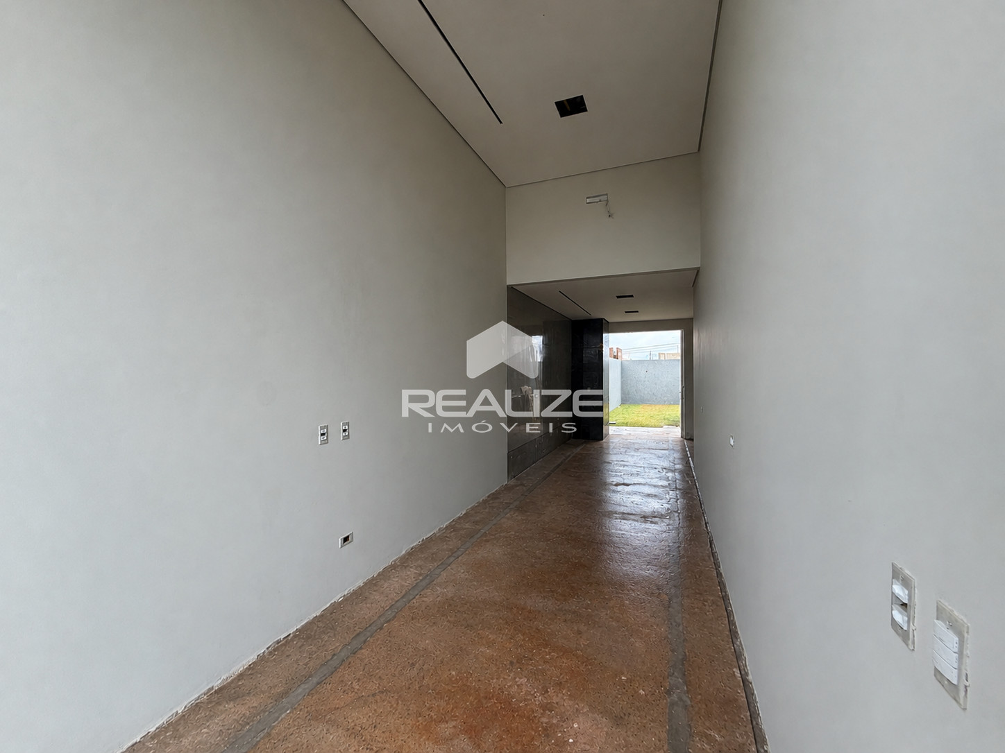 Casa à venda no Jardim Ipê IV com 2 quartos (1 Suíte).
