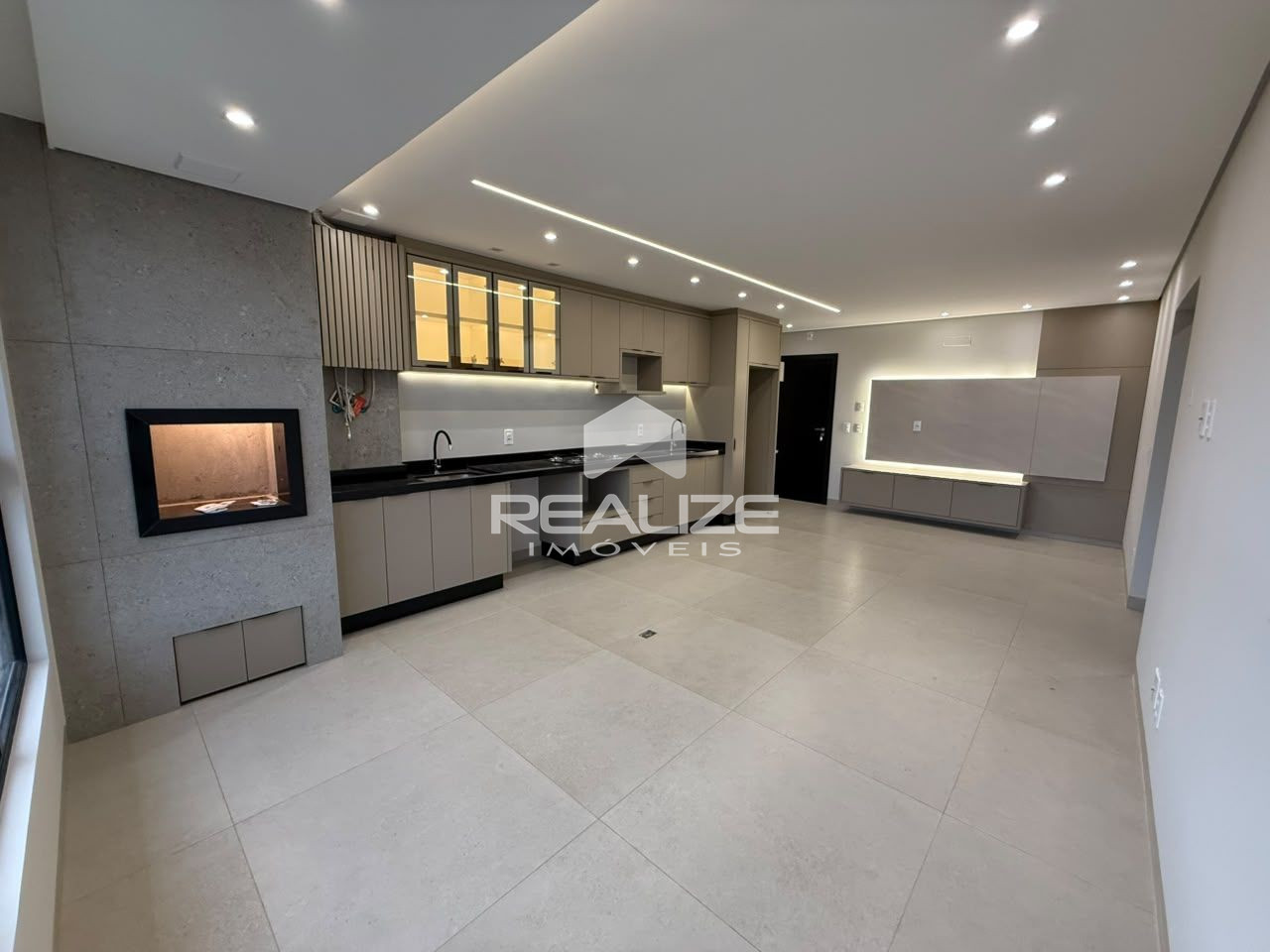 Apartamento Mobiliado à Venda no Edifício Araucária com 2 Quartos