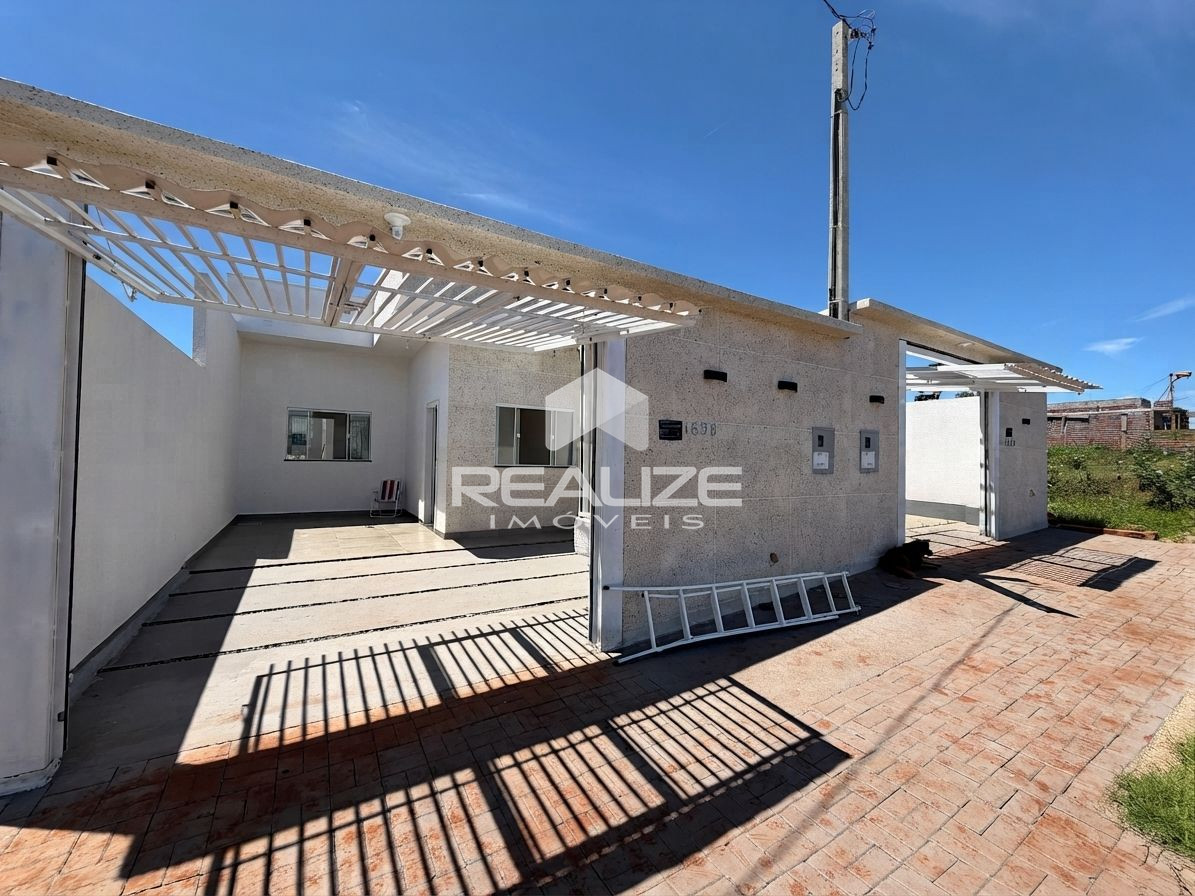 Casa à venda no Jardim Dona Brida com 2 quartos.