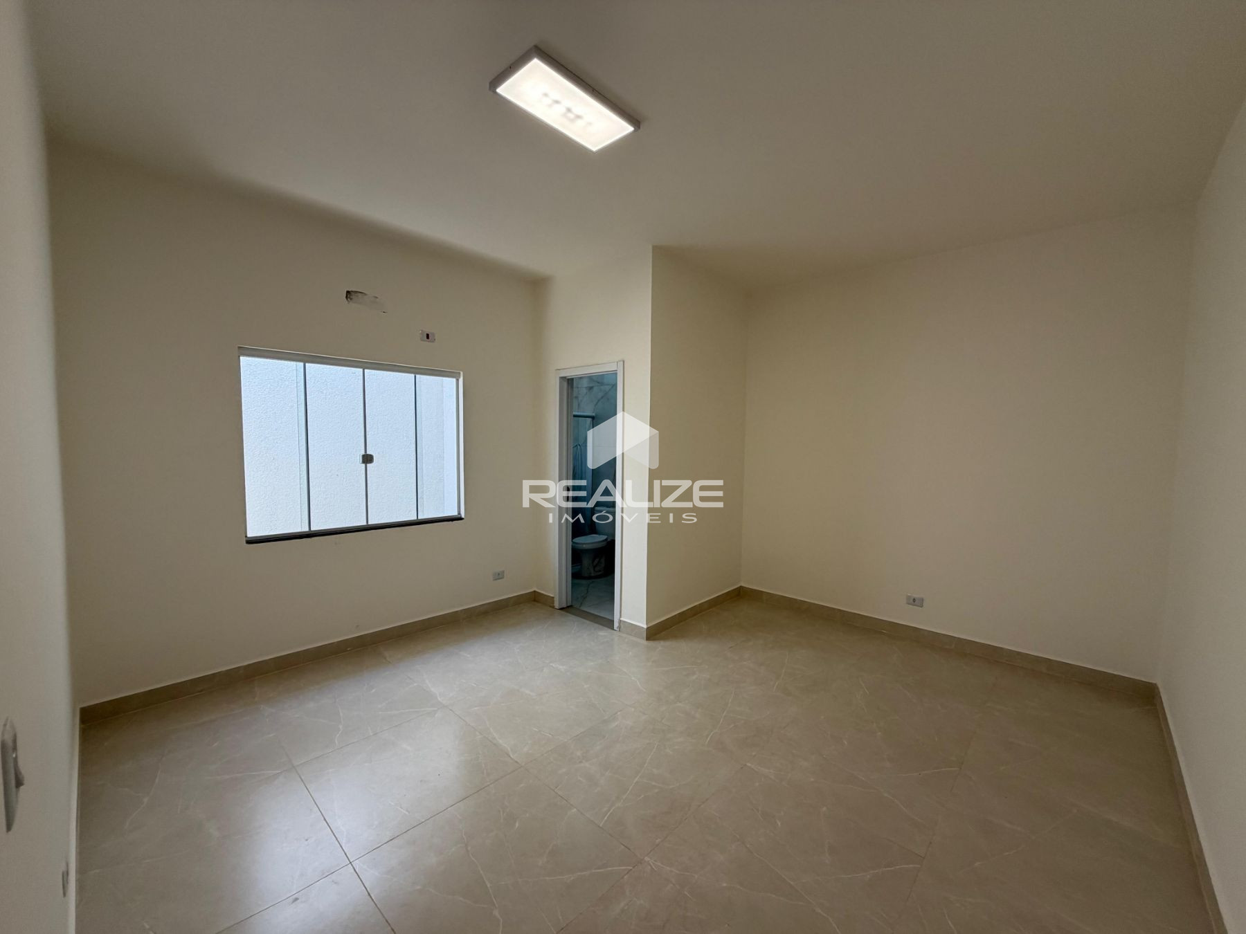 Casa à venda no Jardim Dona Brida com 2 quartos.
