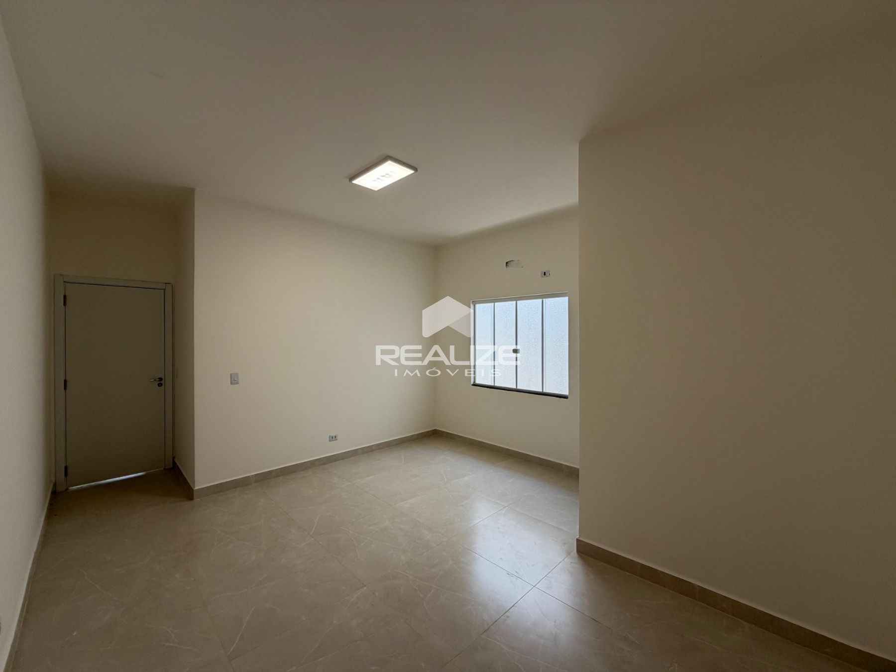 Casa à venda no Jardim Dona Brida com 2 quartos.