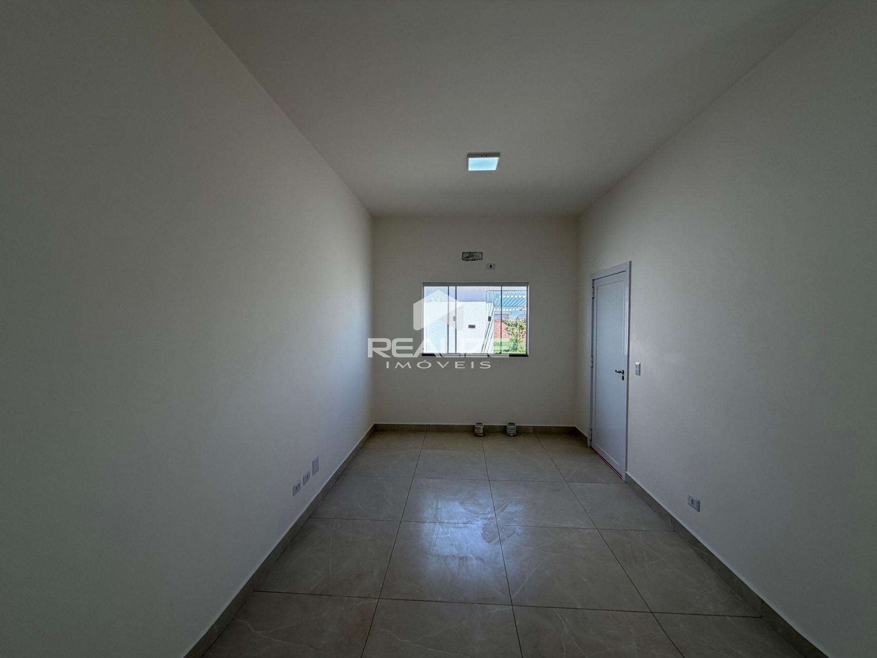 Casa à venda no Jardim Dona Brida com 2 quartos.