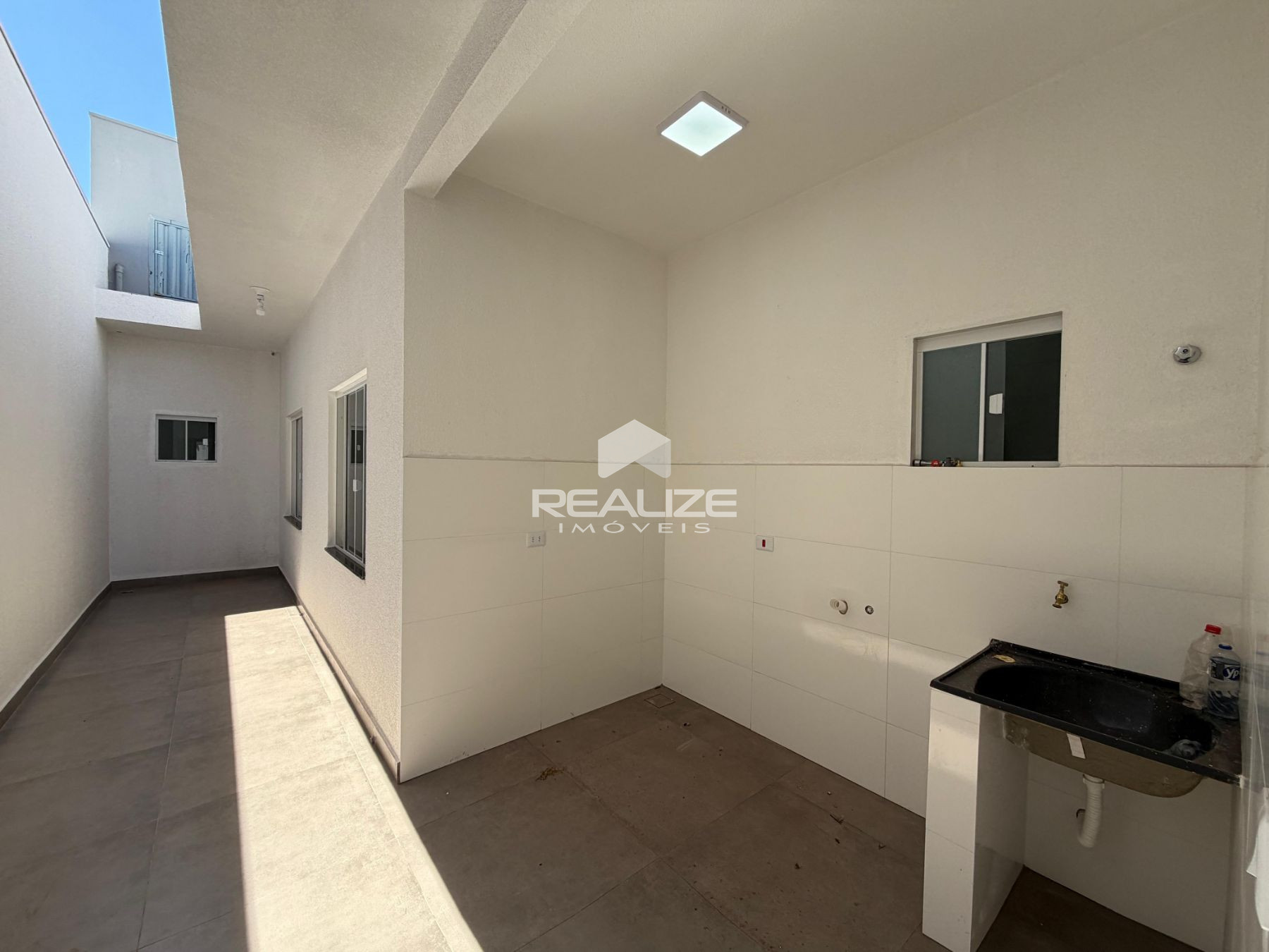 Casa à venda no Jardim Dona Brida com 2 quartos.