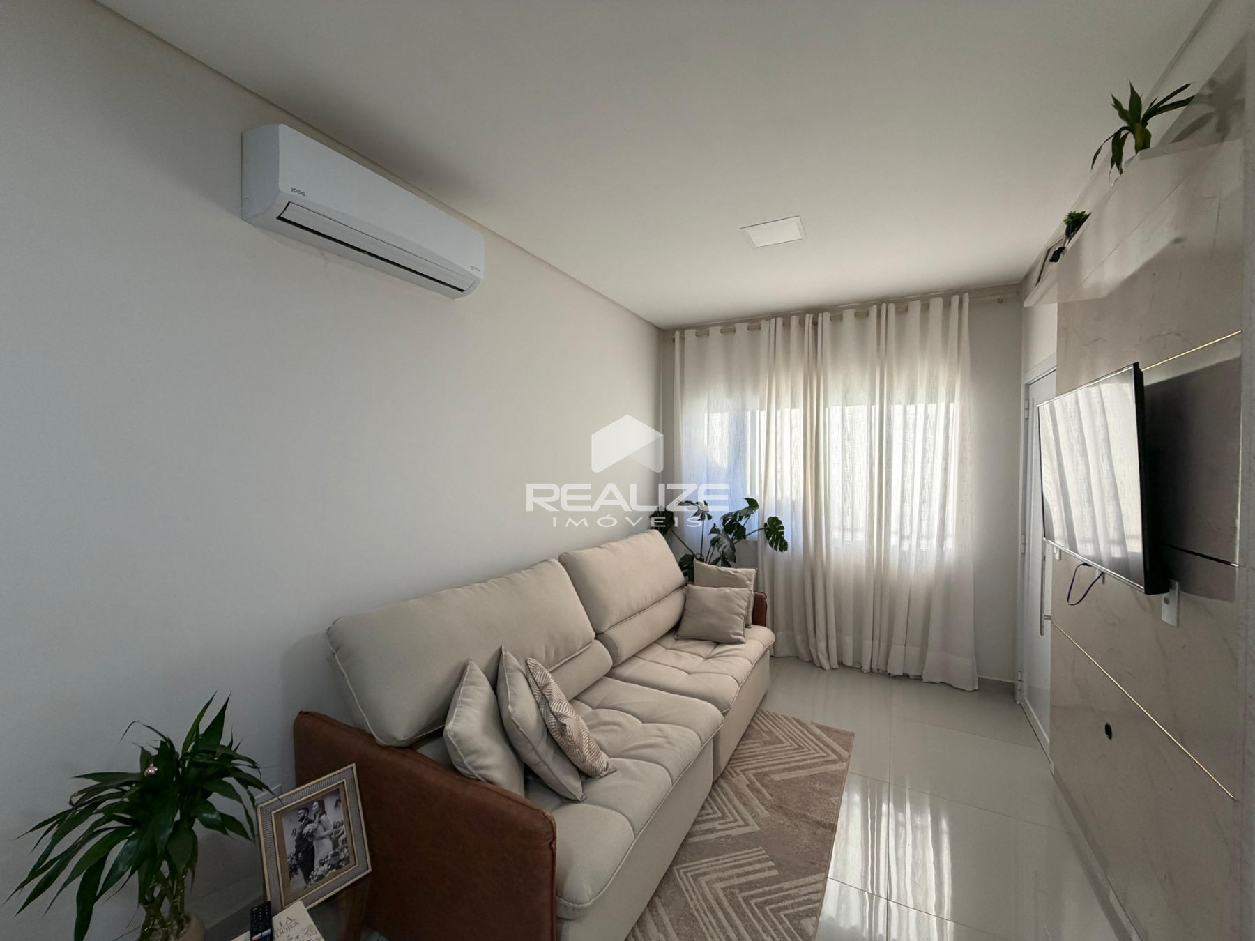 Casa à venda no Jardim das Oliveiras com 2 quartos