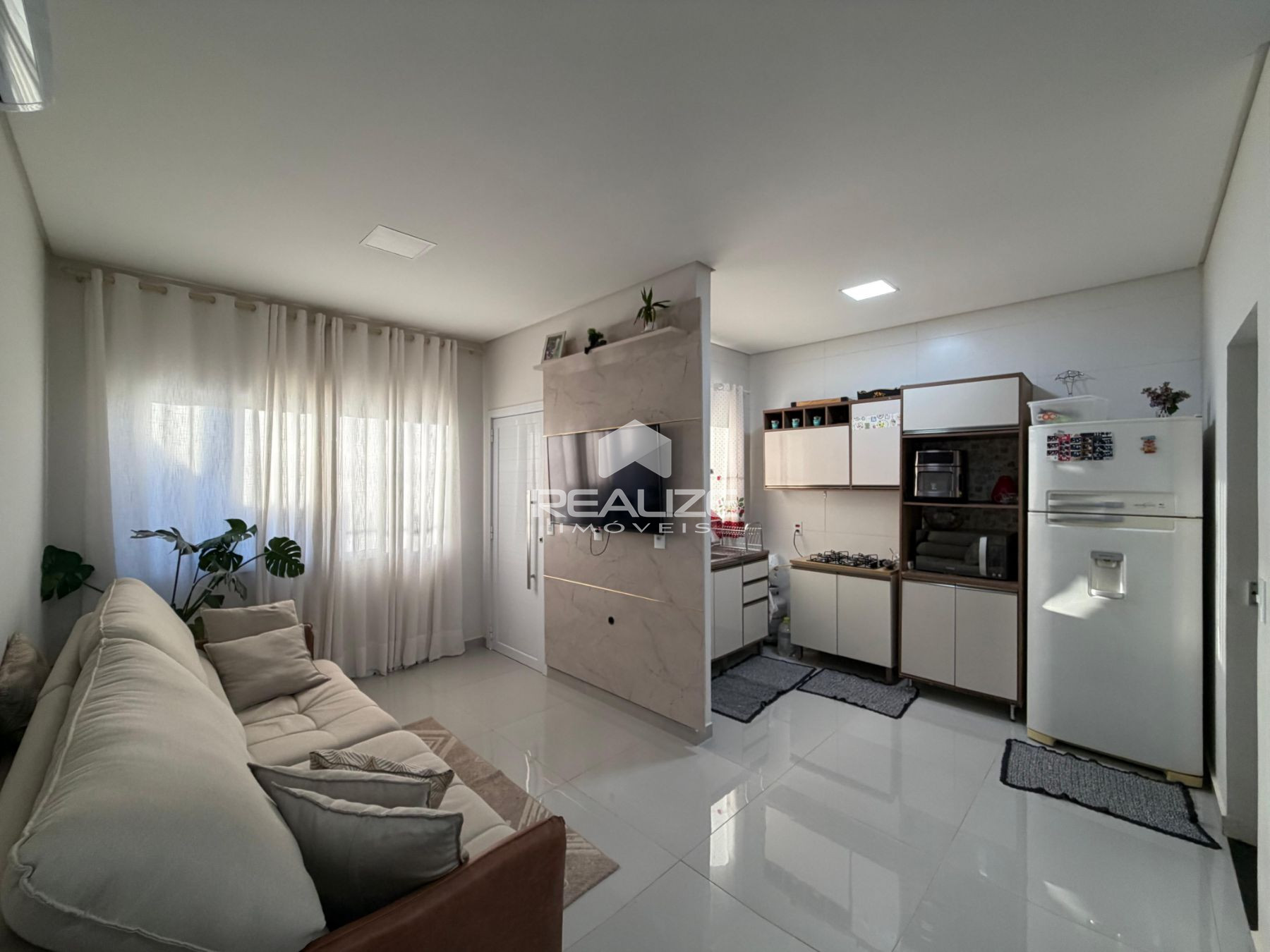 Casa à venda no Jardim das Oliveiras com 2 quartos