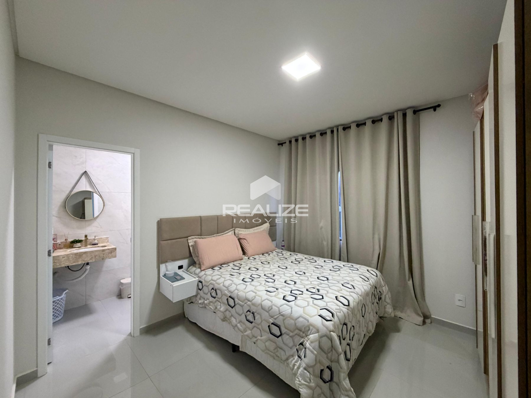 Casa à venda no Jardim das Oliveiras com 2 quartos
