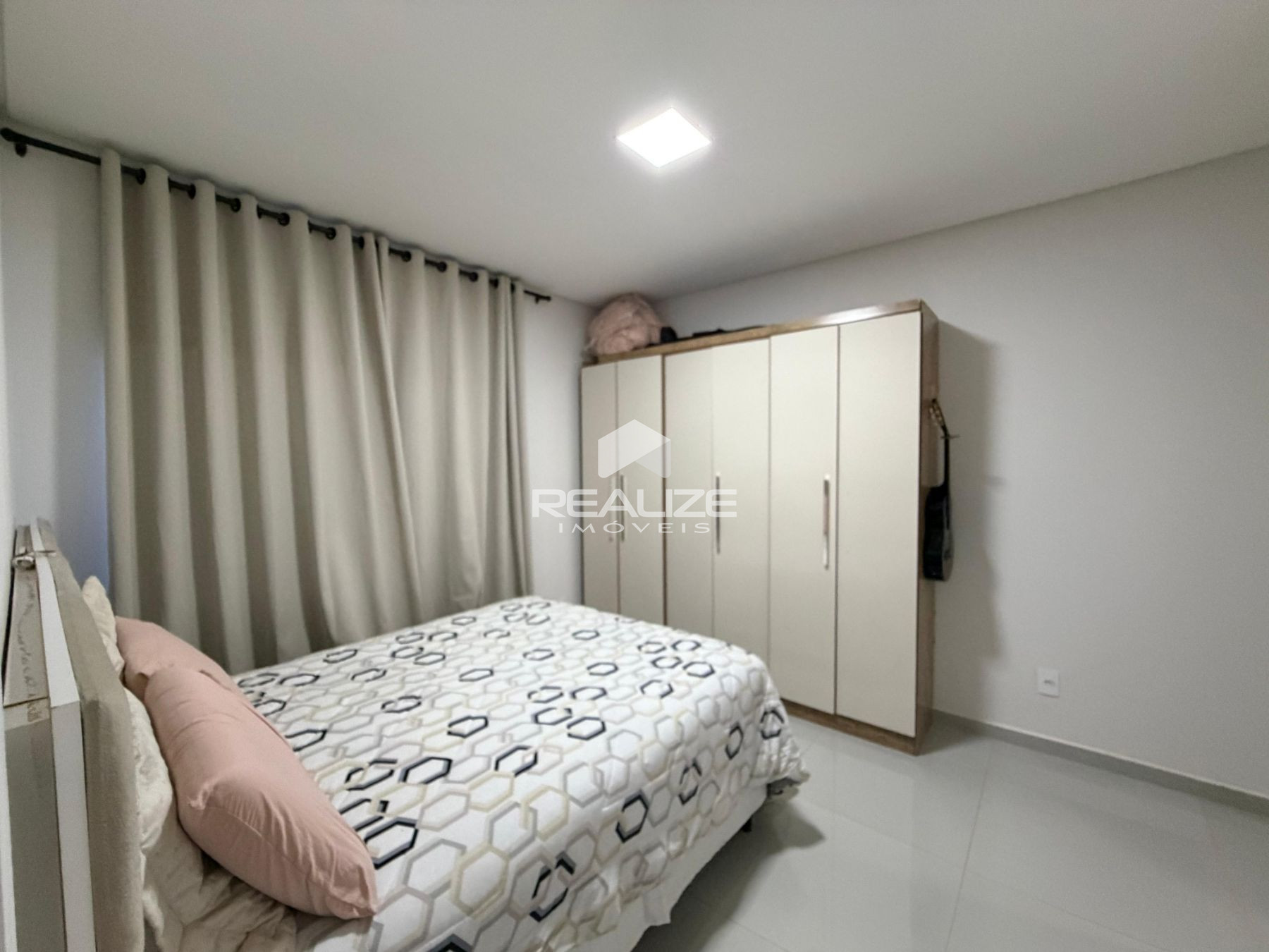 Casa à venda no Jardim das Oliveiras com 2 quartos