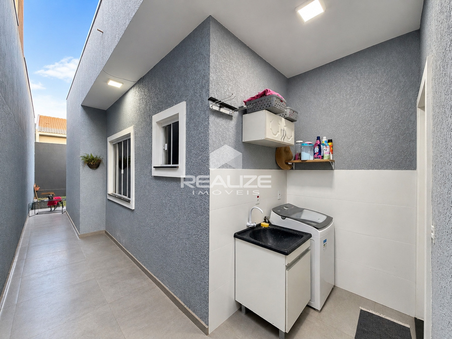 Casa à venda no Jardim das Oliveiras com 2 quartos