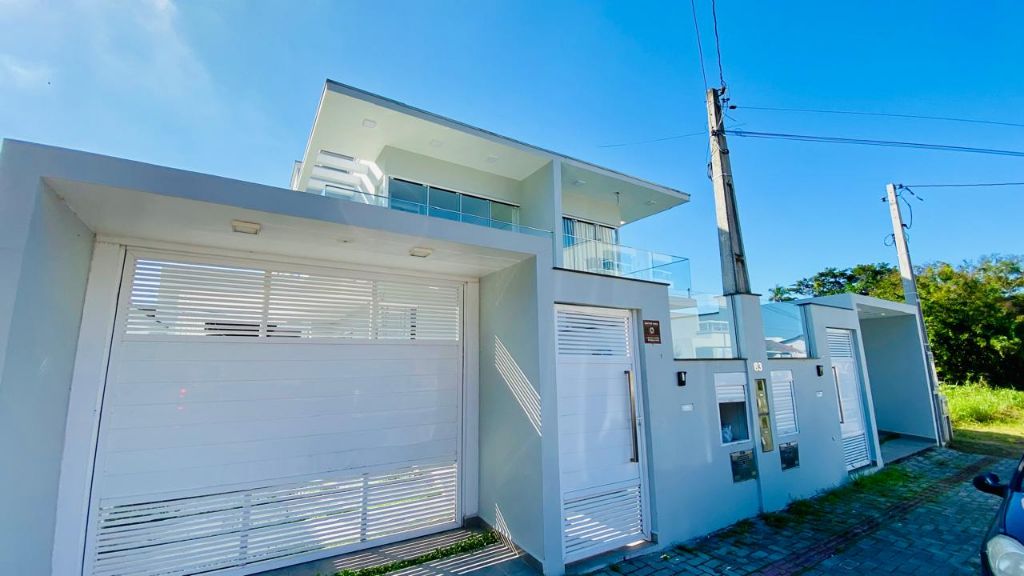 CASA ANUAL EM ZIMBROS