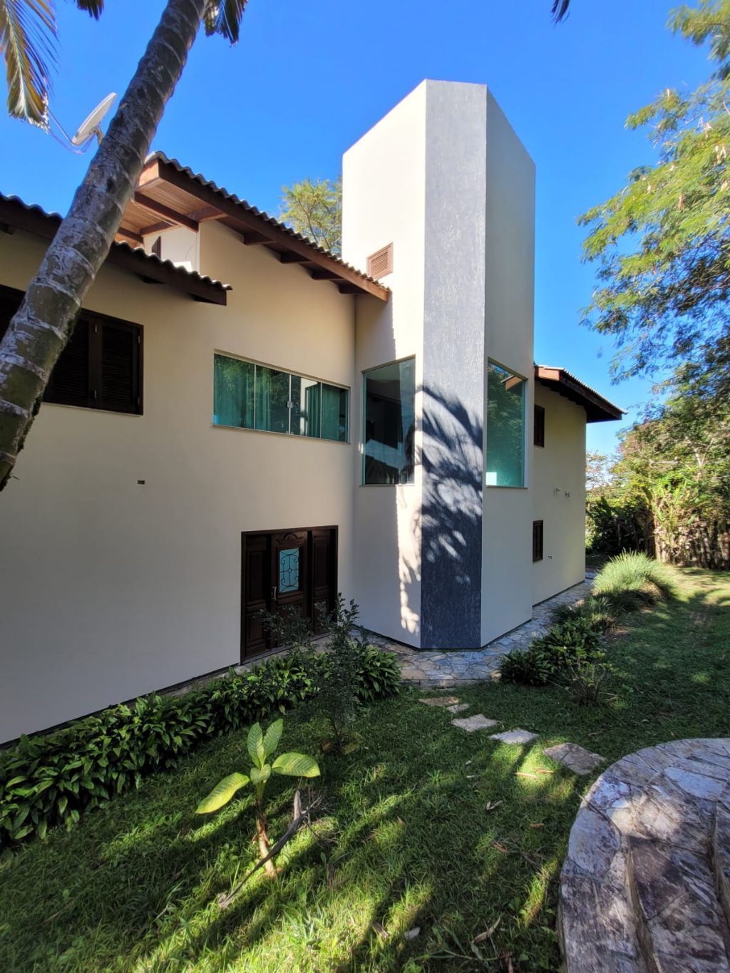 CASA NO MORRO DA CRUZ