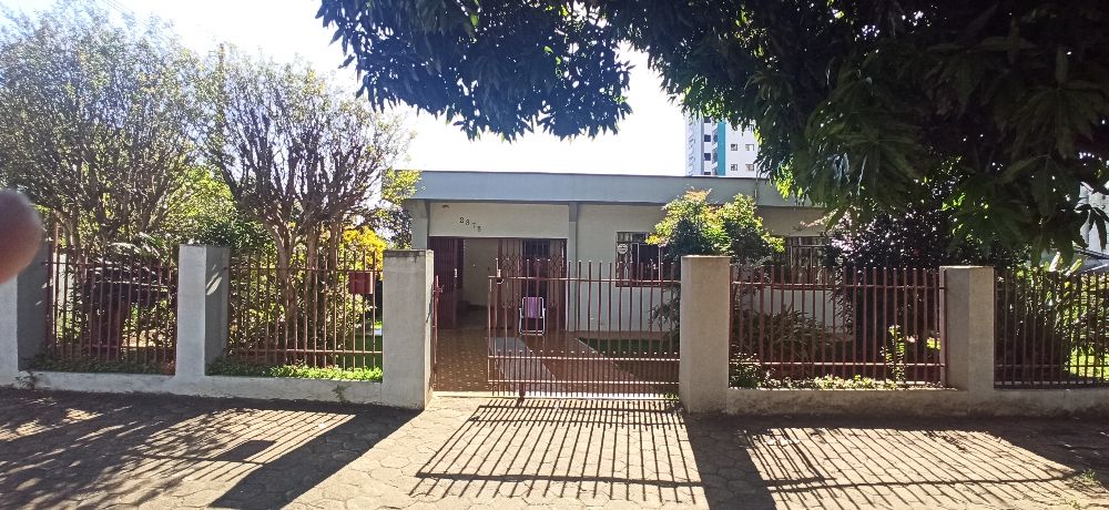 Casa com 3 dormitorios - Bairro Centro - Cascavel PR