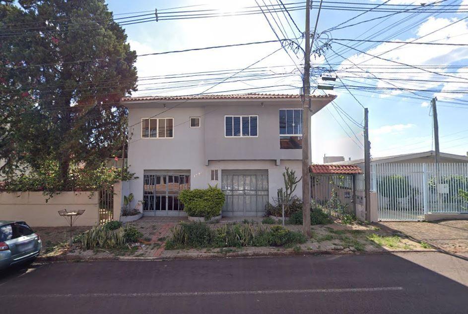 Sobrado Comercial e Residencial  com 2 salas e 2 suites- Bairro Coqueiral 