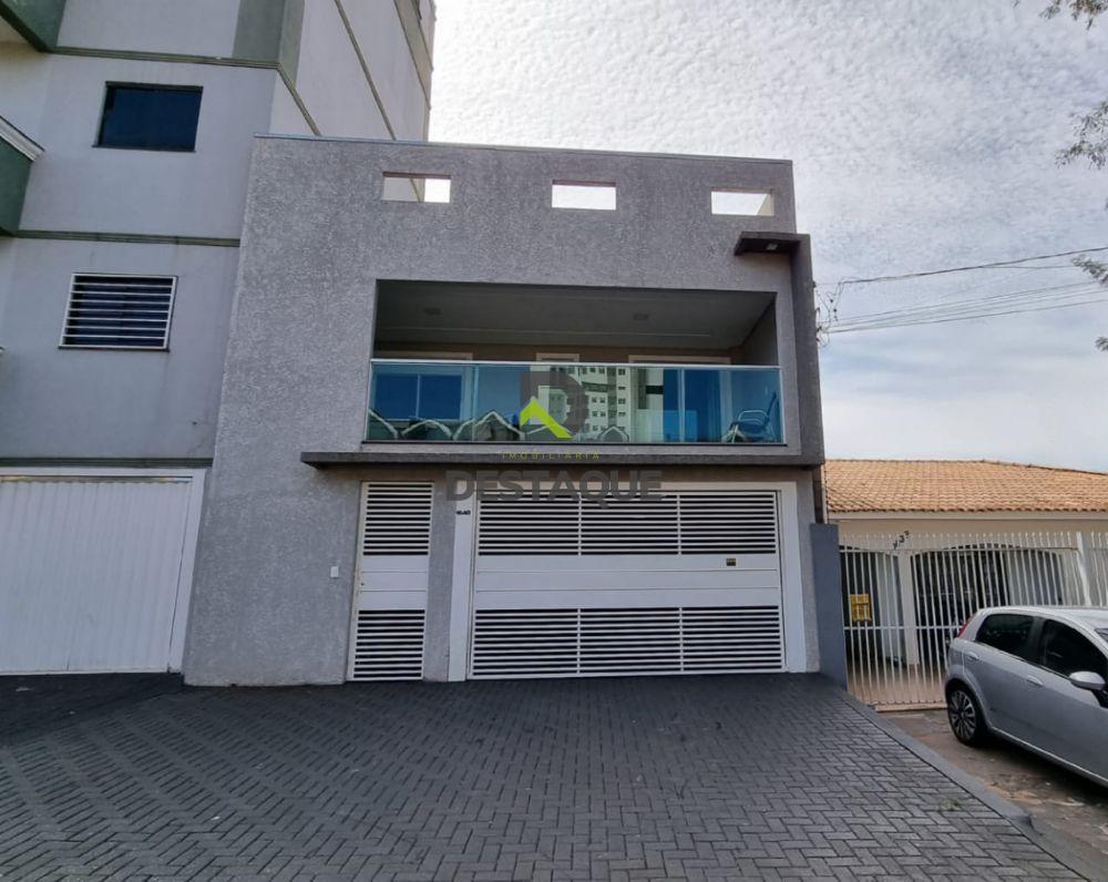 Sobrado com 3 dormitorios - Centro 