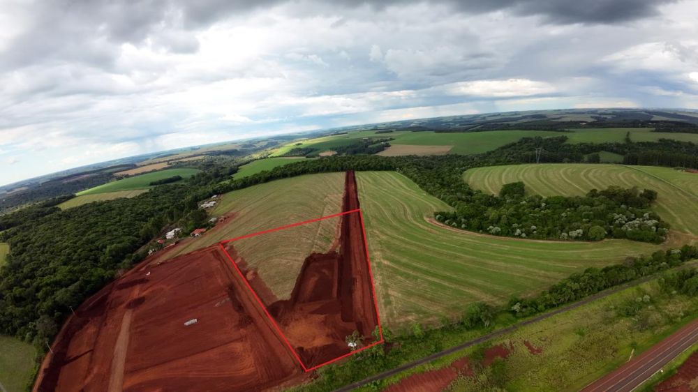Area de 30.000 m de frente para BR 277