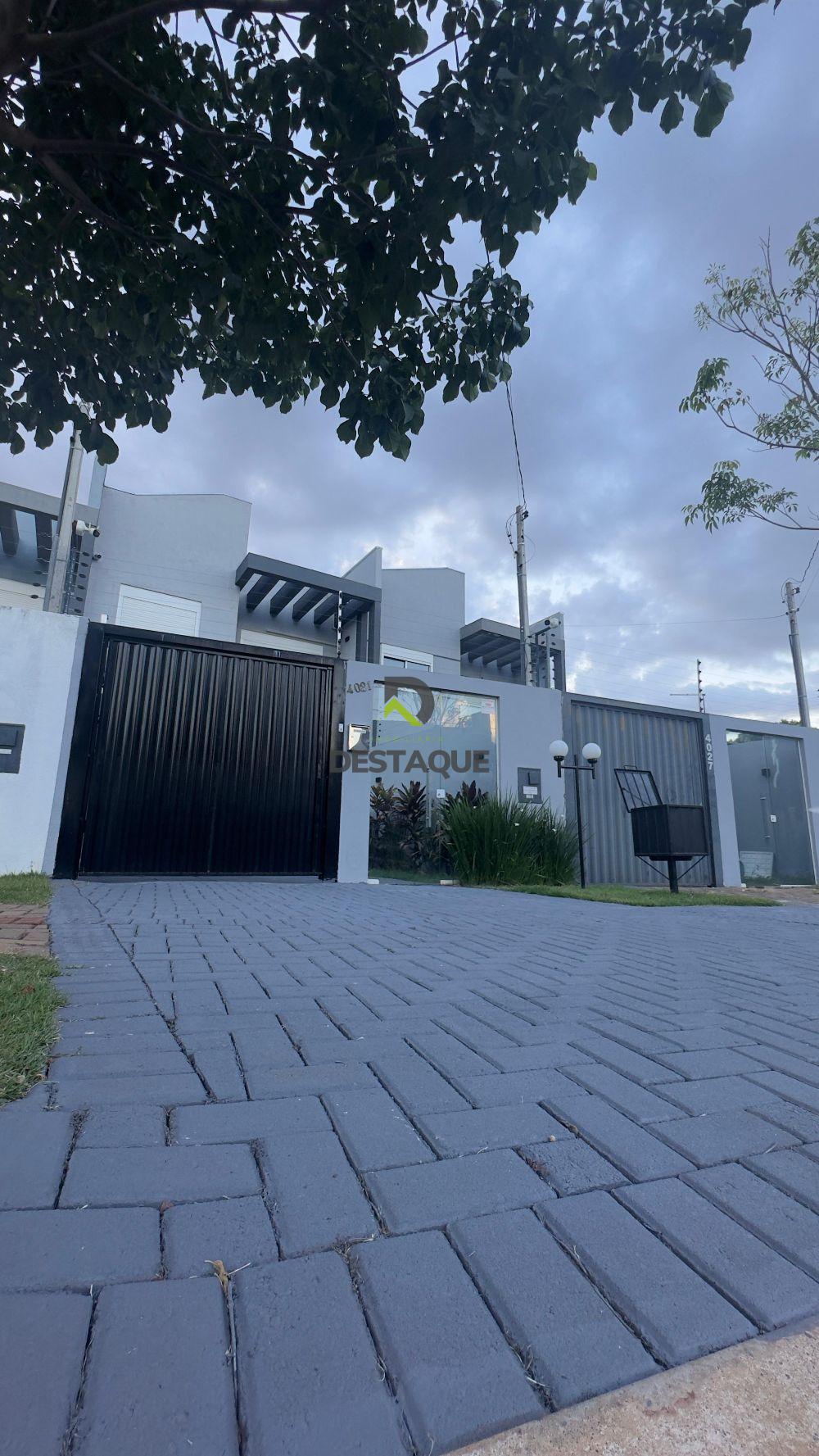 Sobrado com 1 suite master e 2 quatos - Bairro Canada