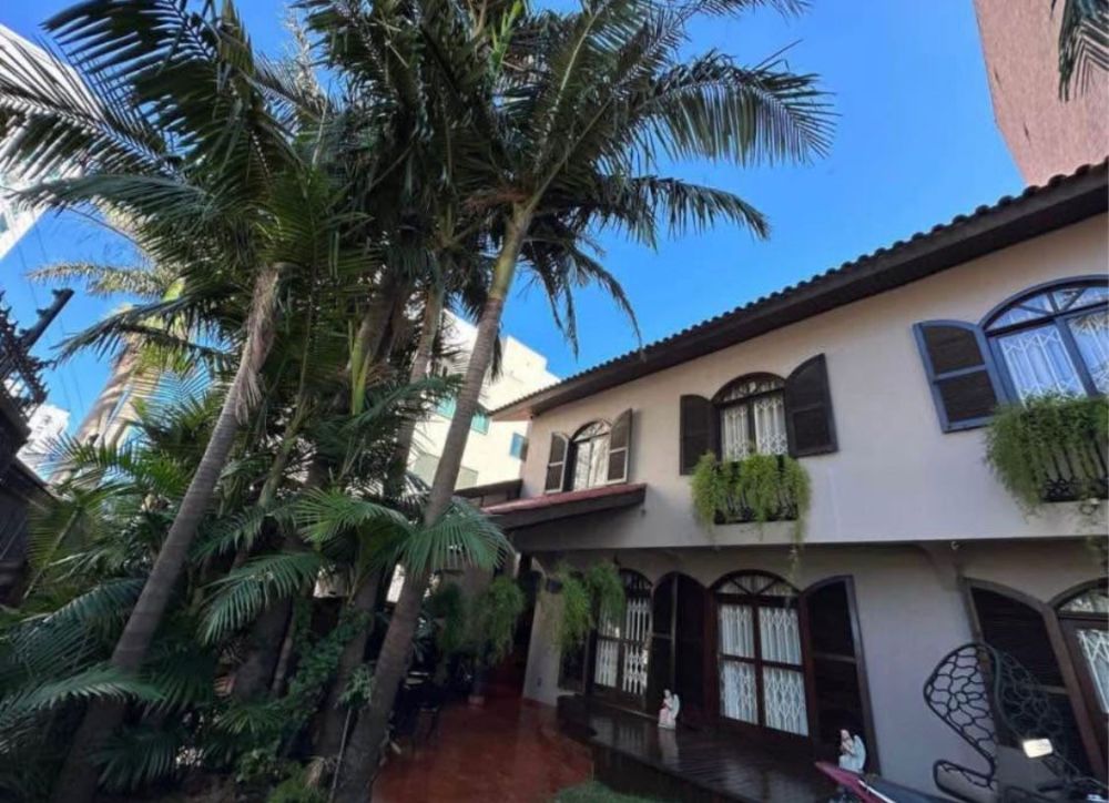 SOBRADO ALTO PADRO PARA LOCAO NO CENTRO