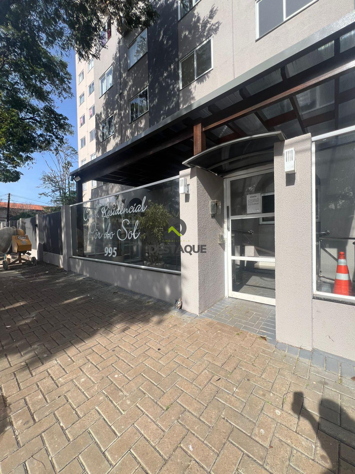 APARTAMENTO COM TRES QUARTOS E COM ELEVADOR