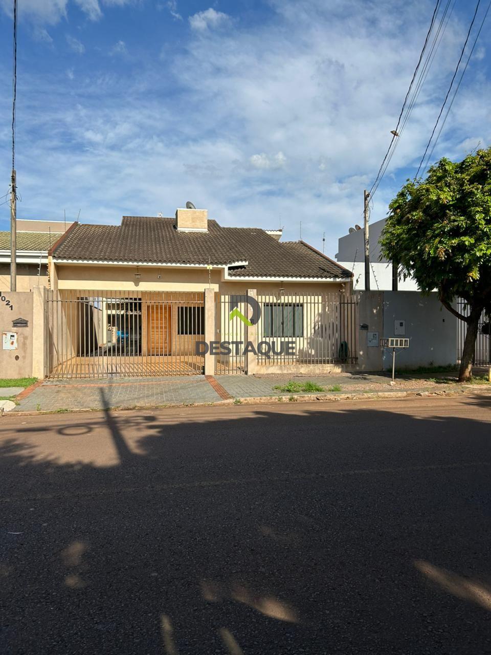 Casa com 1 suite e 2 quartos- Bairro Angra dos Reis