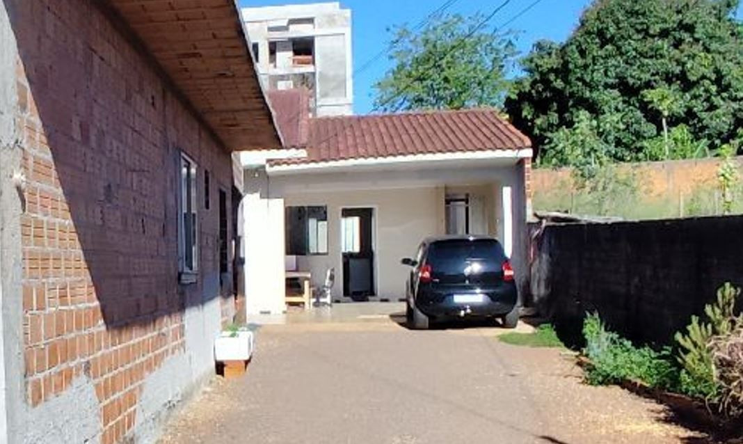 Casa com 3 dormitorios - Bairro Coqueiral