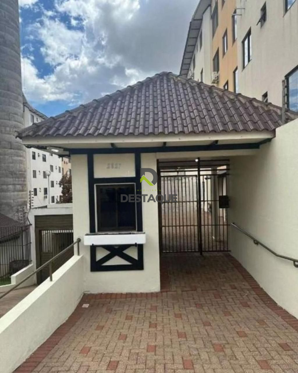 Apartamento para Venda com 2 dormitorios Ed. Dresden- Bairro Country