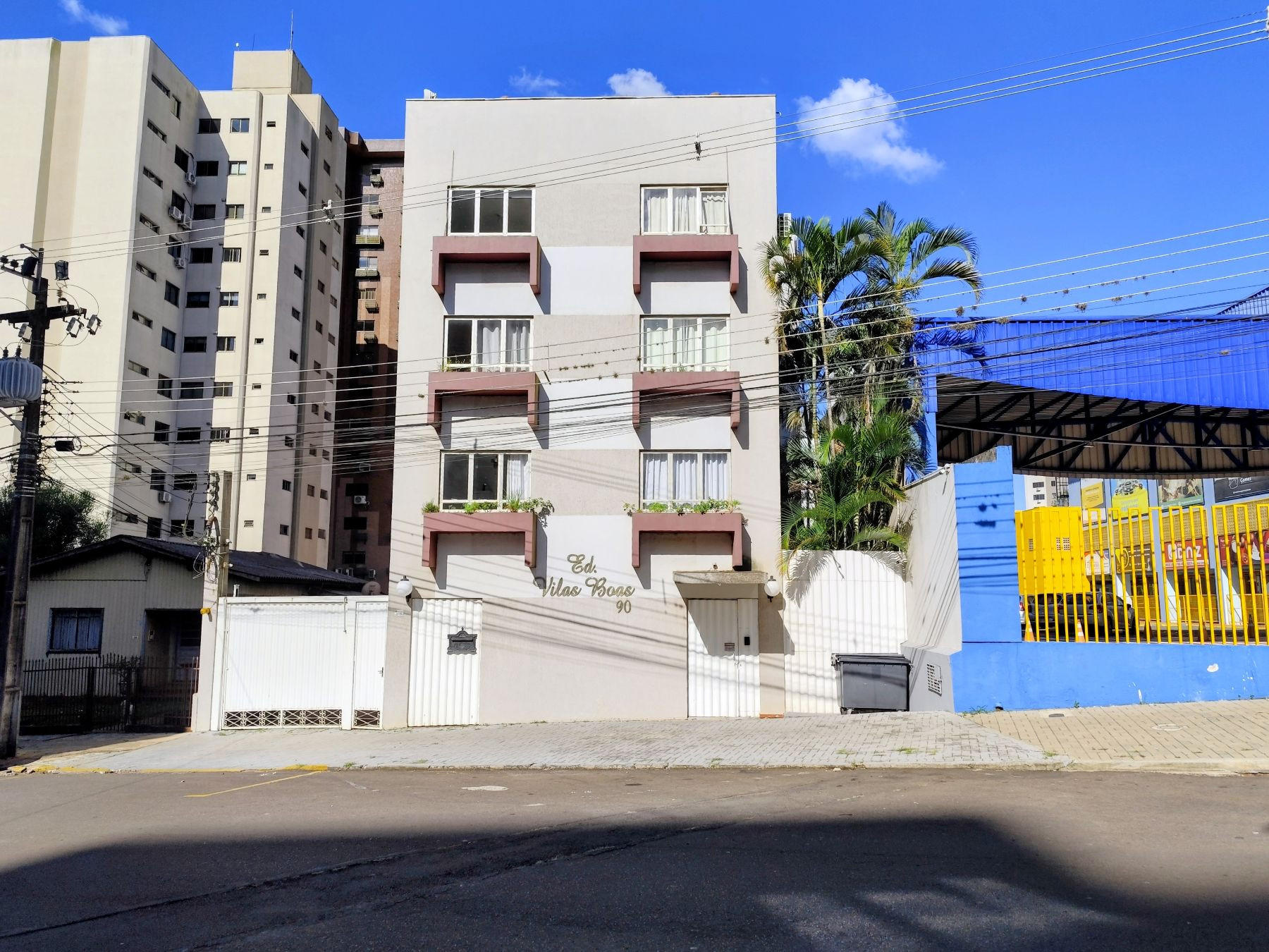 Apartamento com  85m2 de area interna e 2 dormitorios - Centro