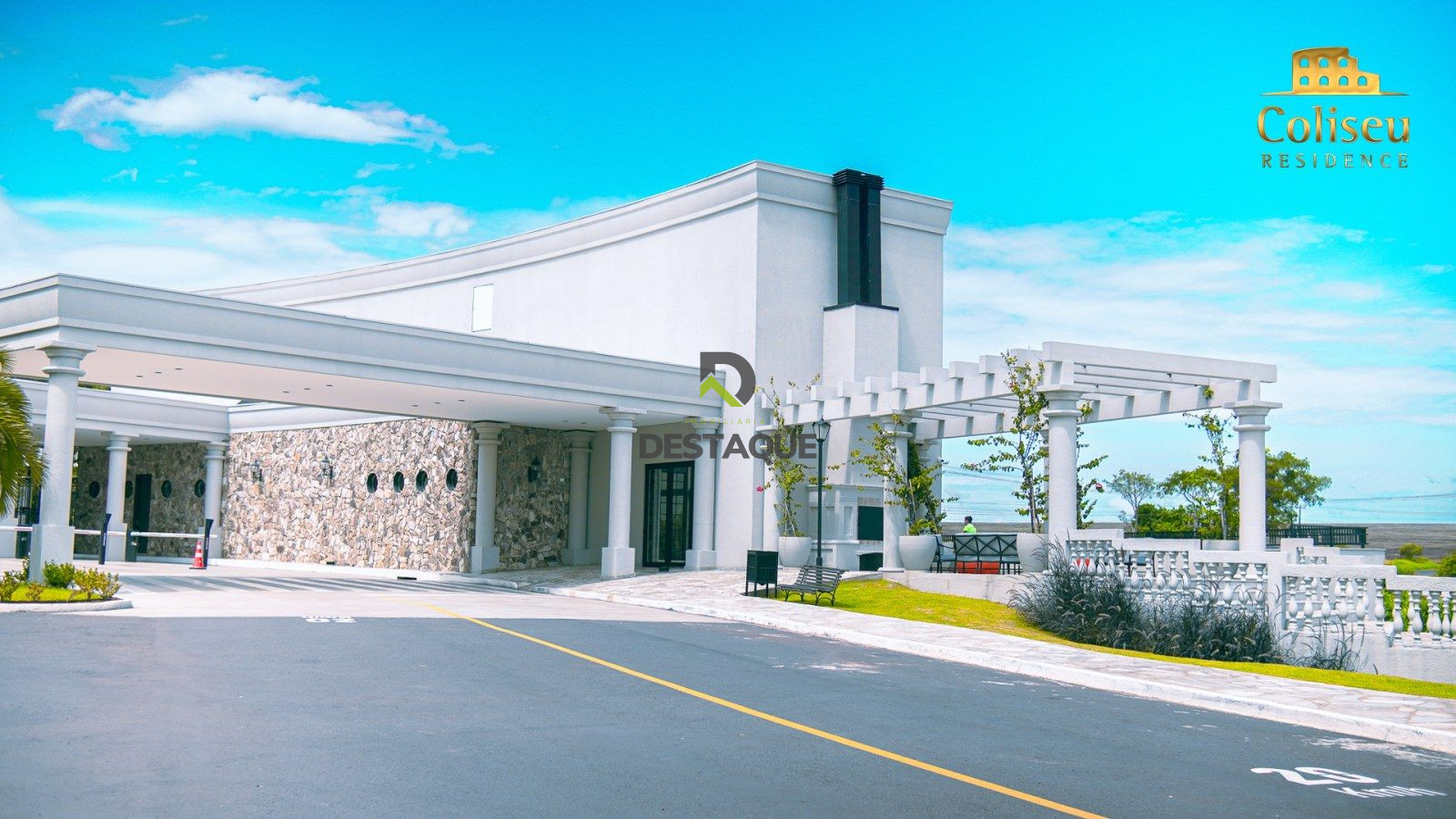 Terreno com 1.500m2 - Condominio Coliseu 